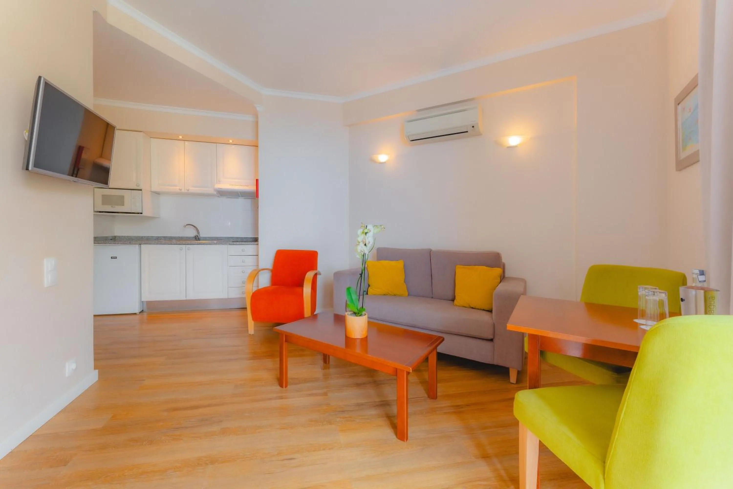 Living room in Duas Torres Hotel