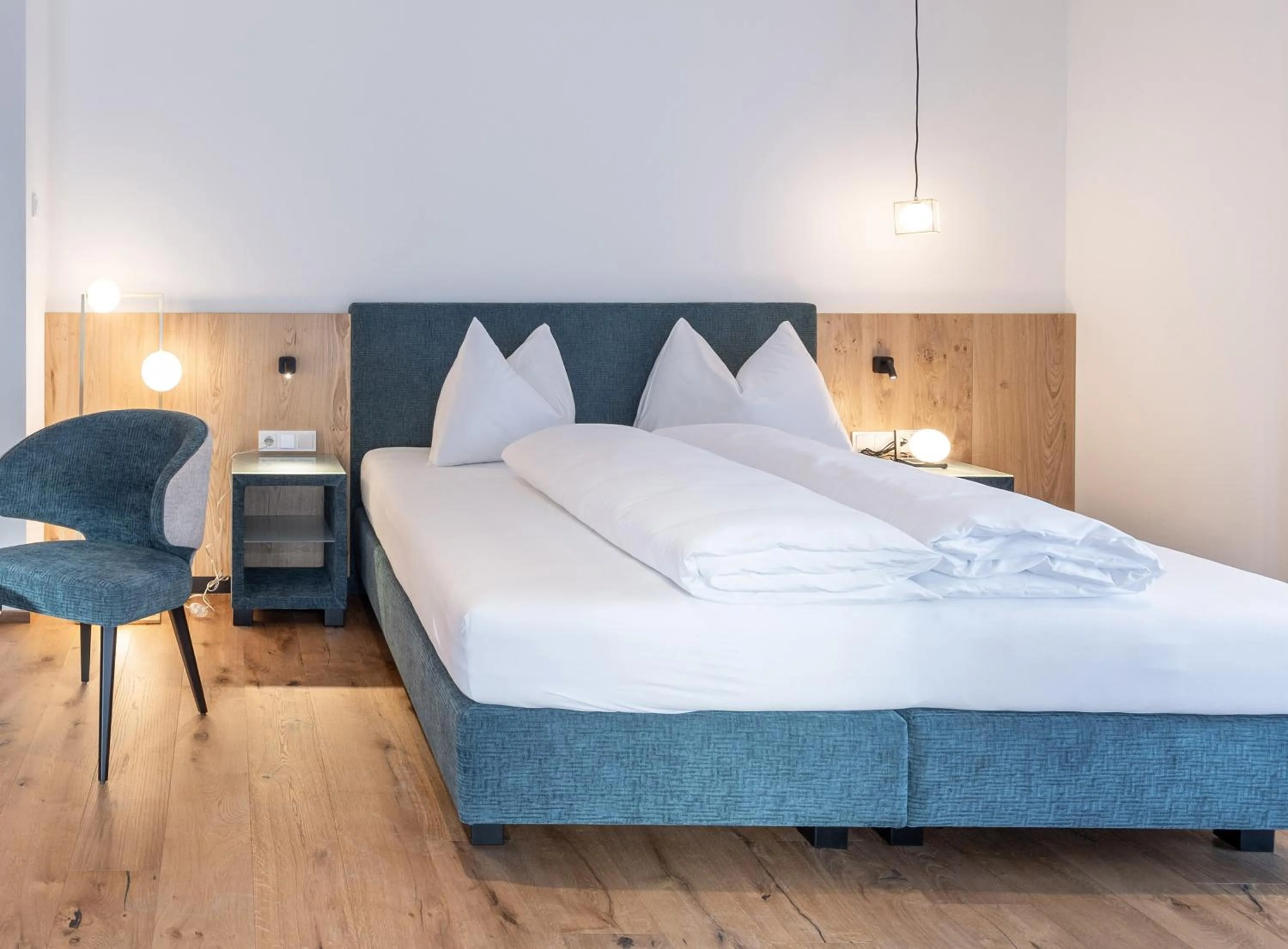 Bedroom, Bed in Hotel Alpenrose