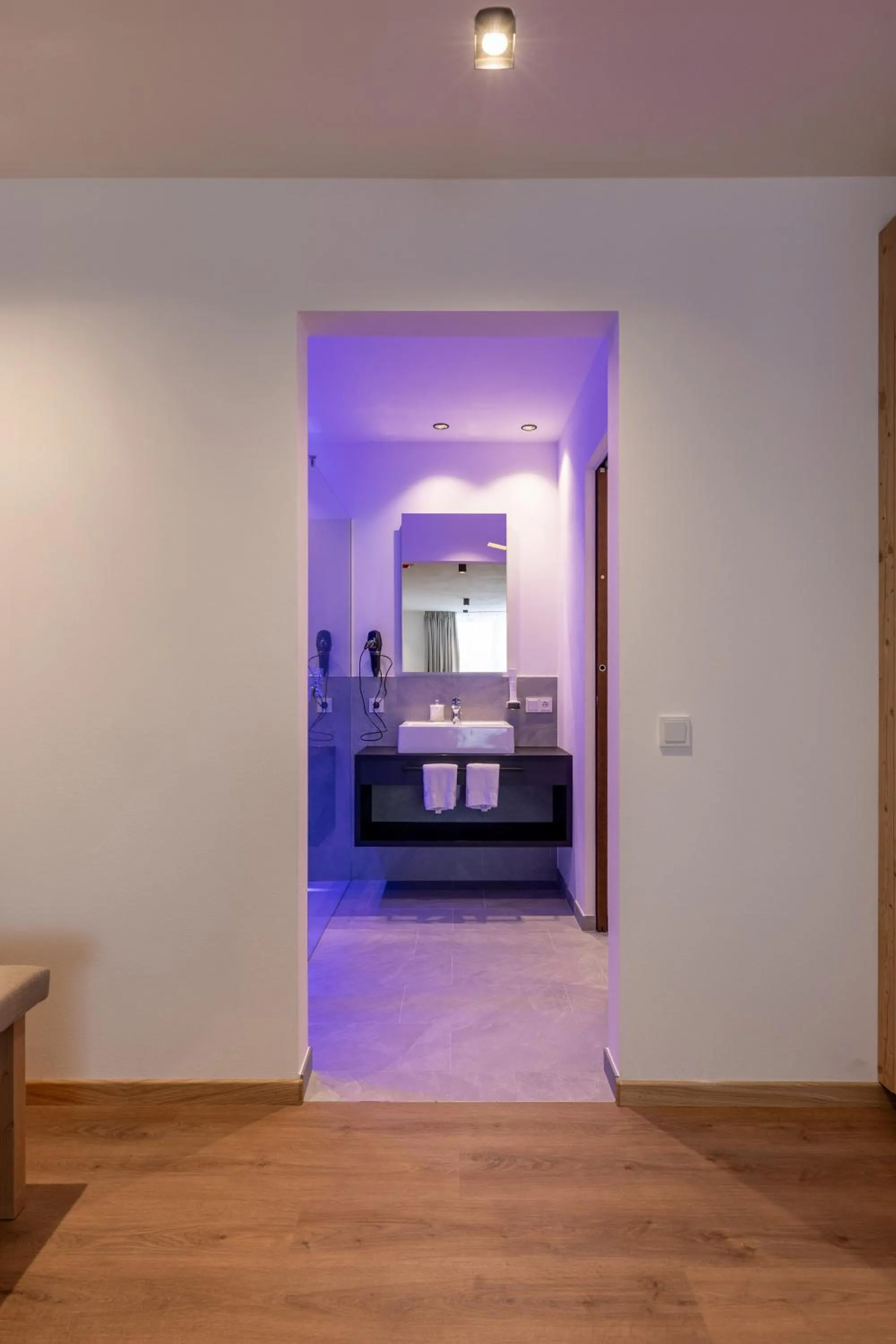 Bathroom, Bed in Hotel Alpenrose