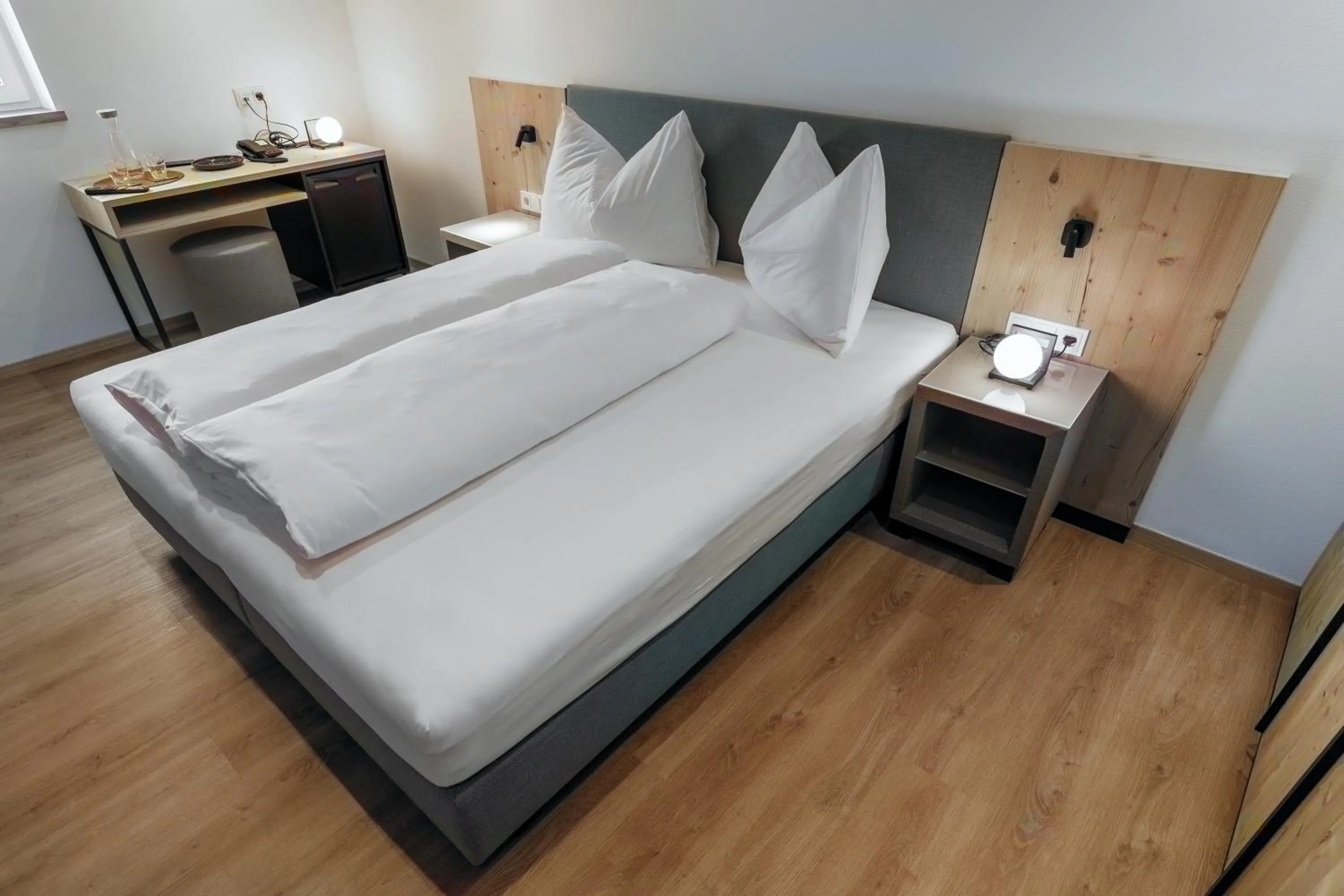 Bedroom, Bed in Hotel Alpenrose