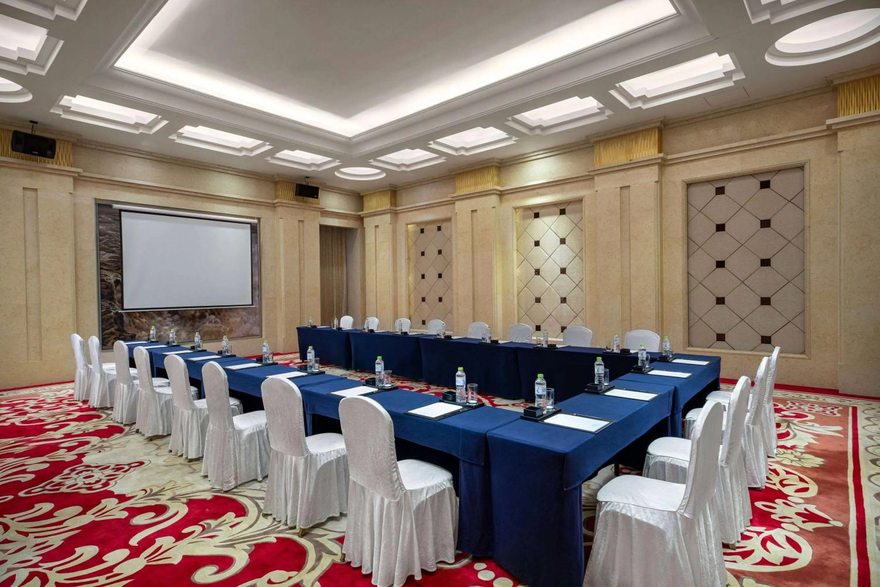 Meeting/conference room in Wyndham Grand Qingdao