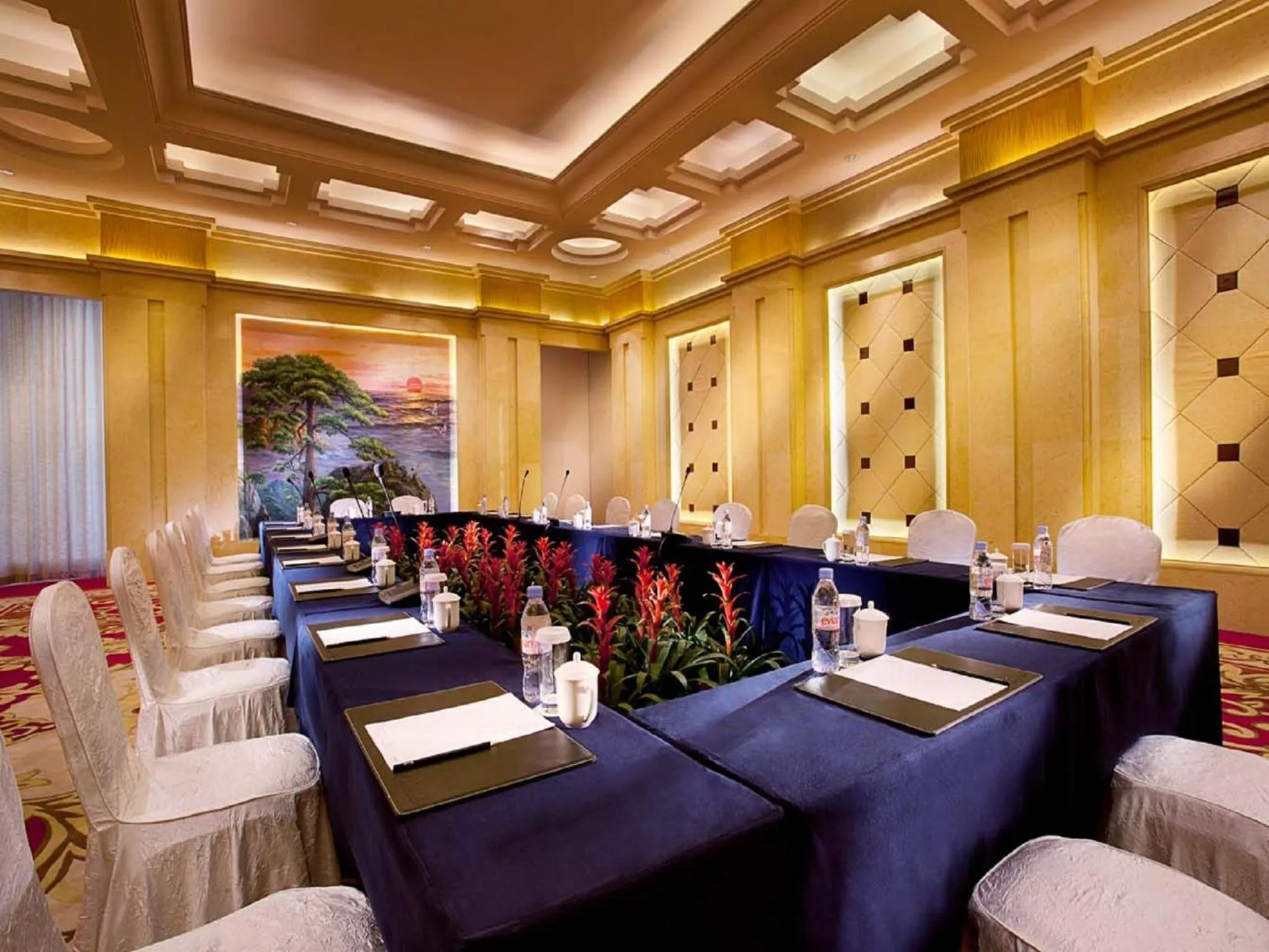 Business facilities in Wyndham Grand Qingdao