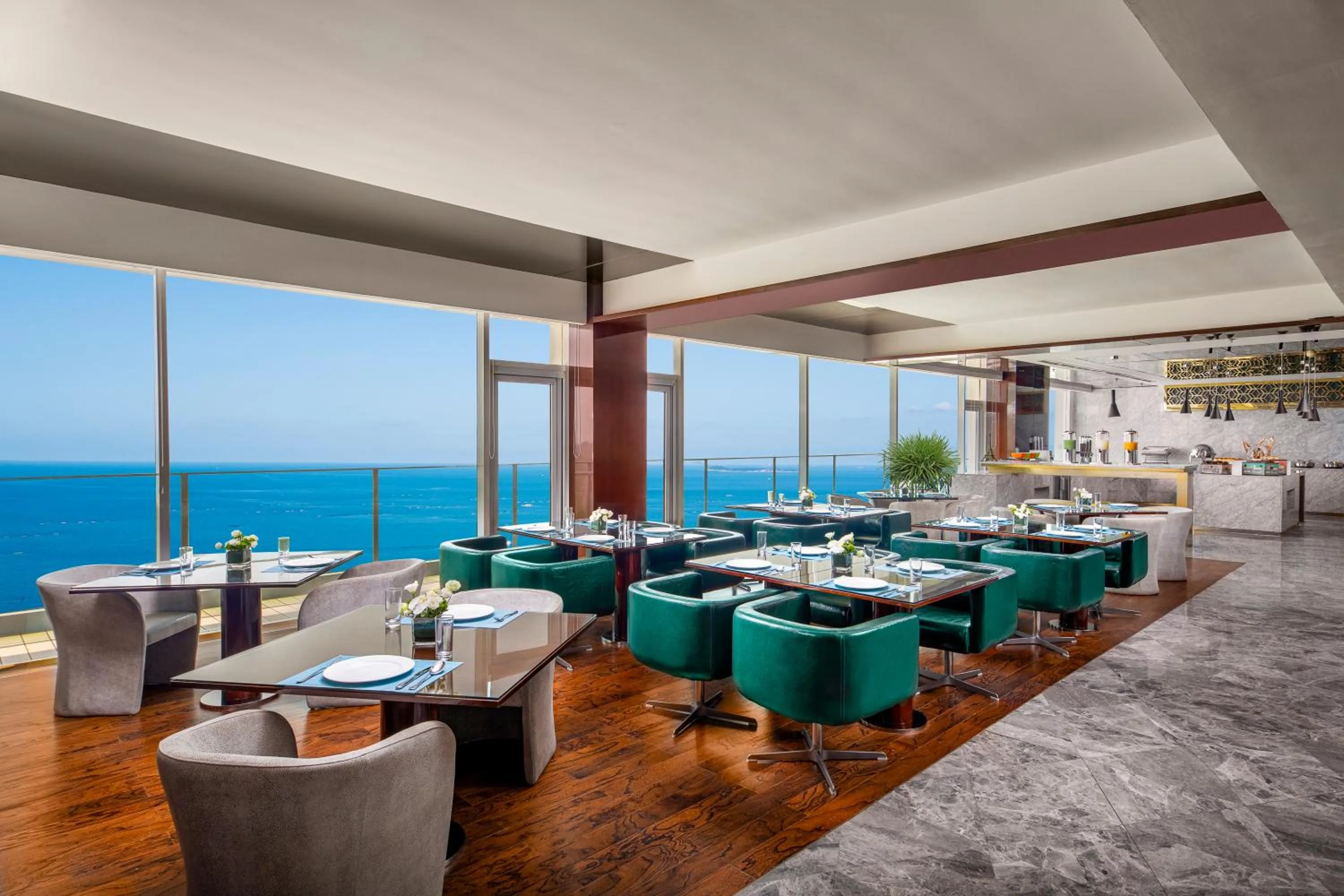 Restaurant/places to eat in Wyndham Grand Qingdao