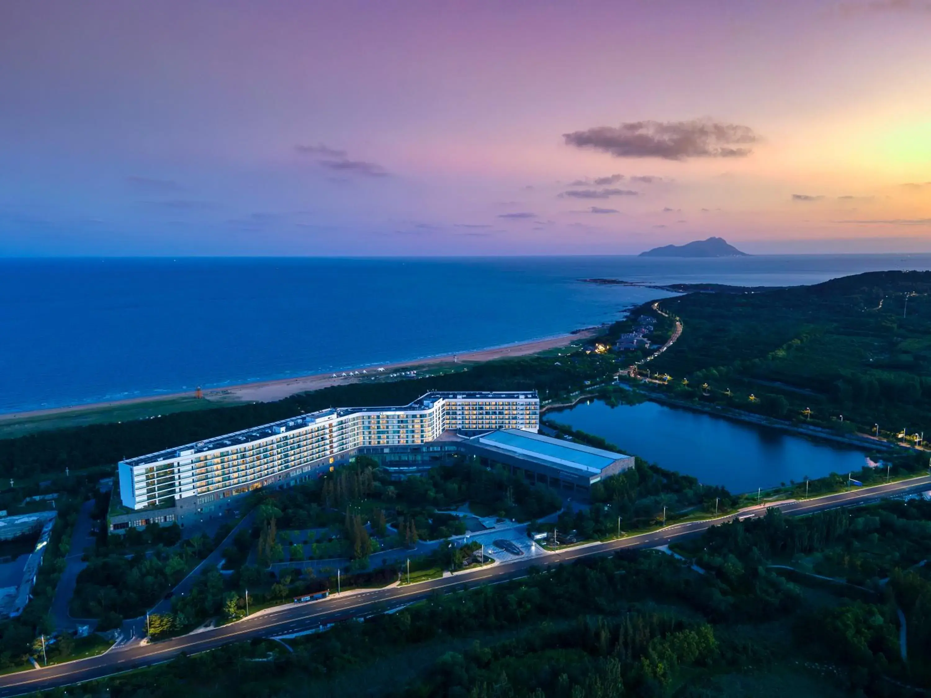 Property building in Wyndham Grand Qingdao Property building in Wyndham Grand Qingdao