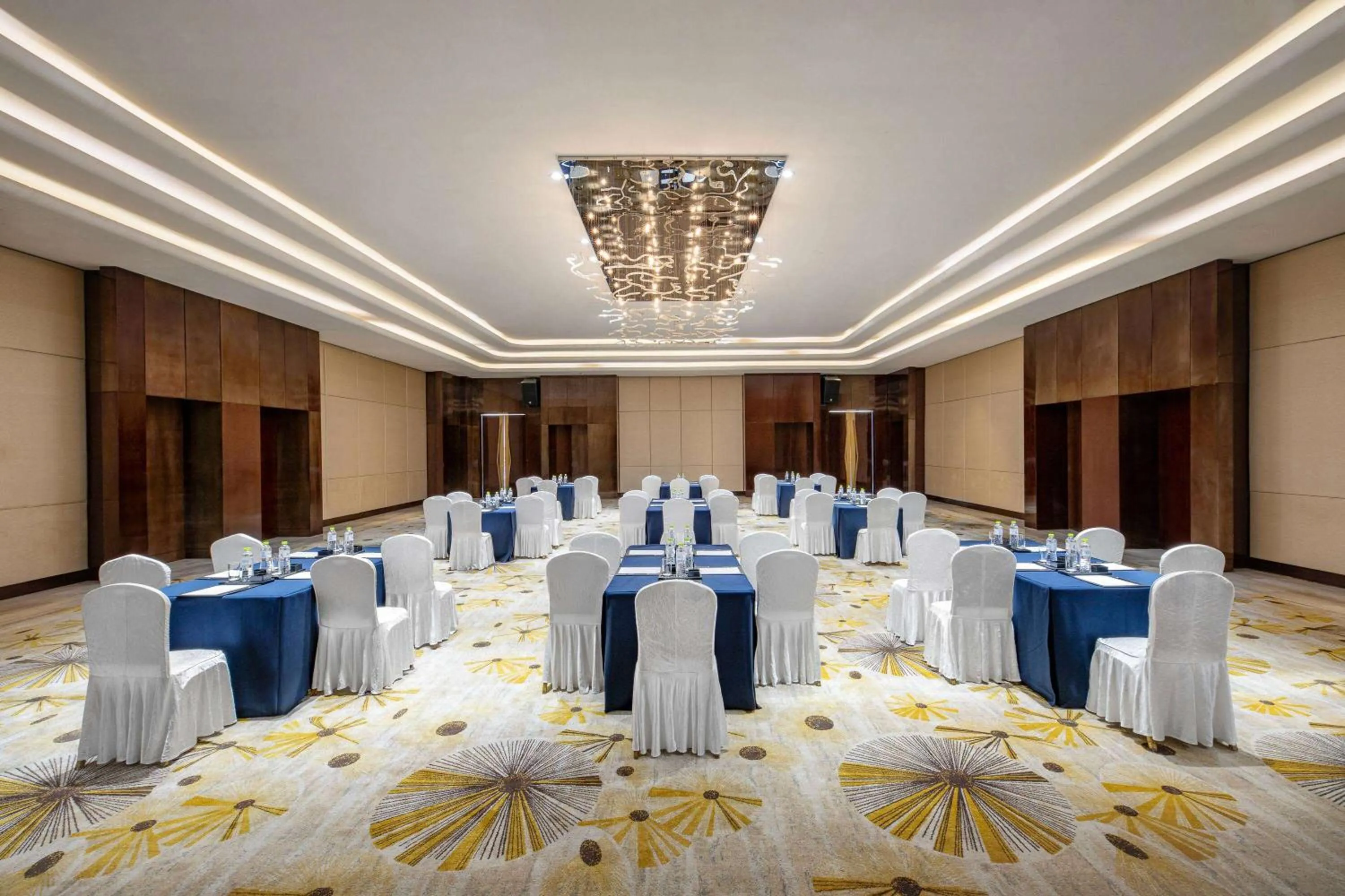 Meeting/conference room in Wyndham Grand Qingdao