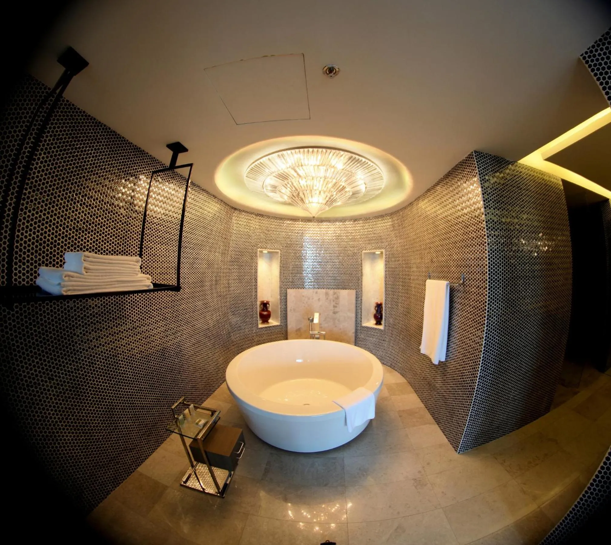 Bath in Wyndham Grand Qingdao
