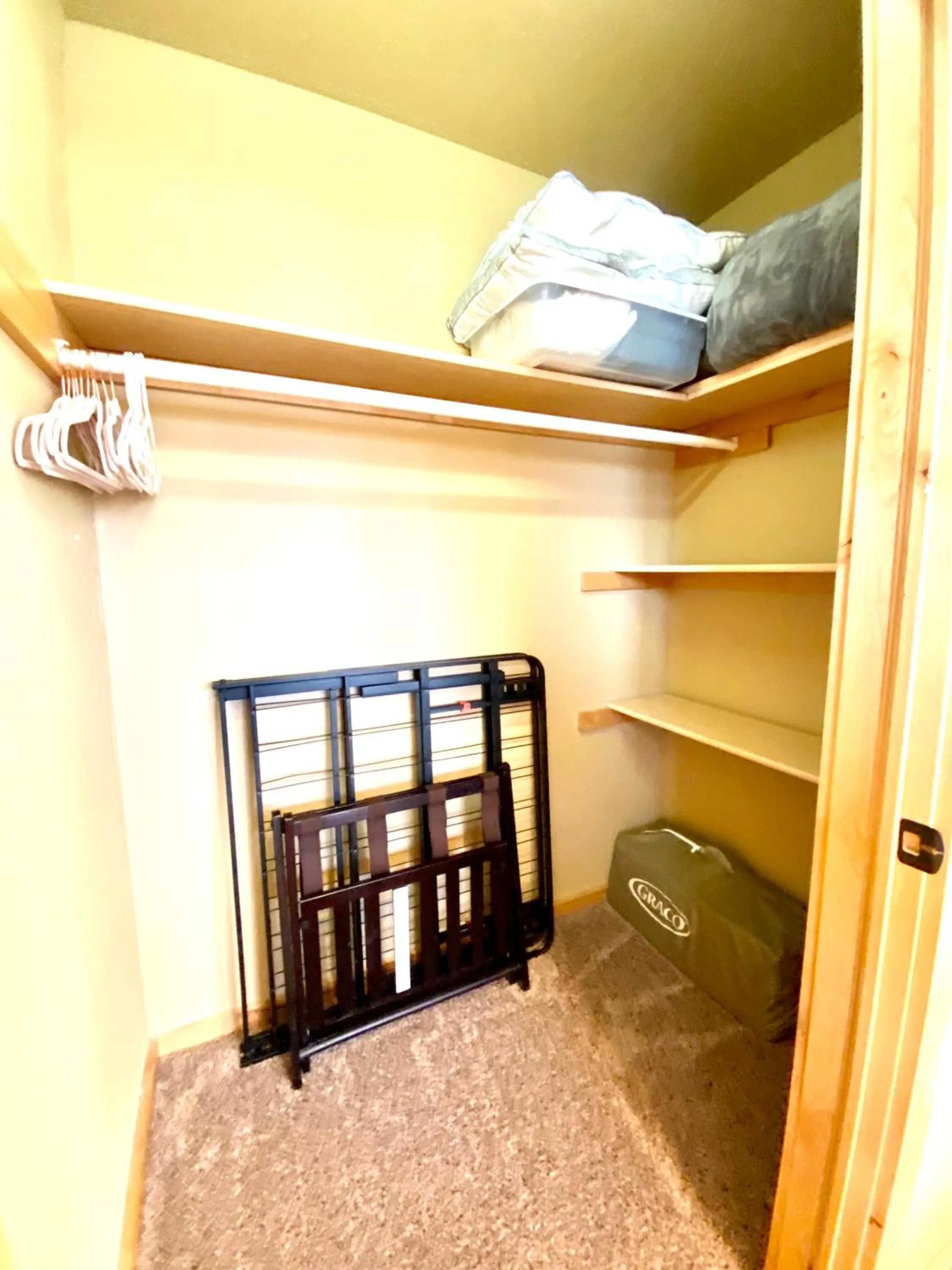 Other, Bed in The Raspberry Garden Luxury Hotel & Suites