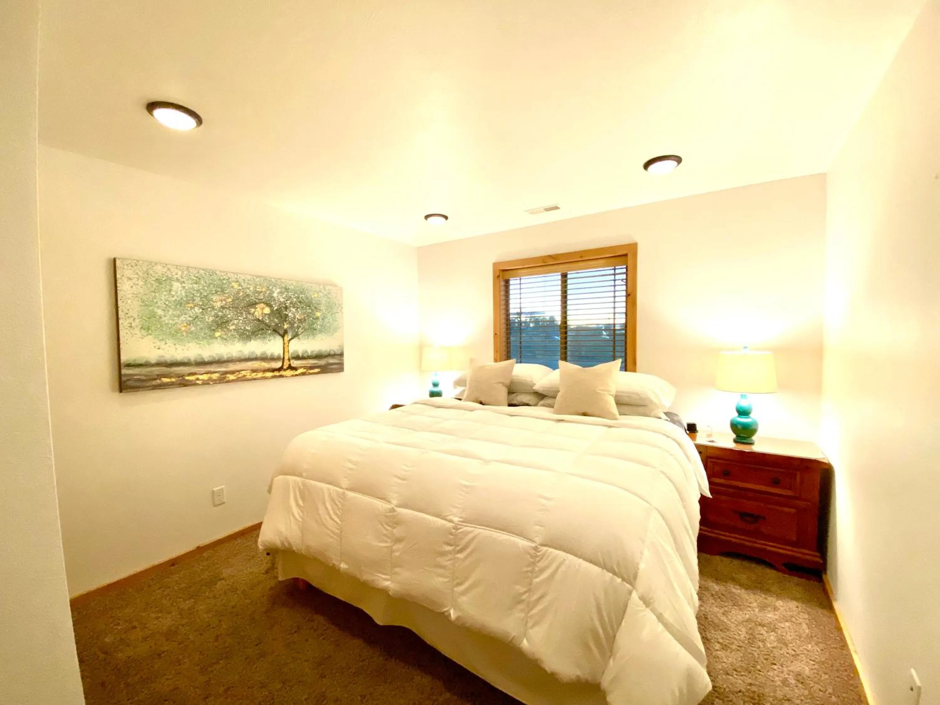 Bedroom, Bed in The Raspberry Garden Luxury Hotel & Suites