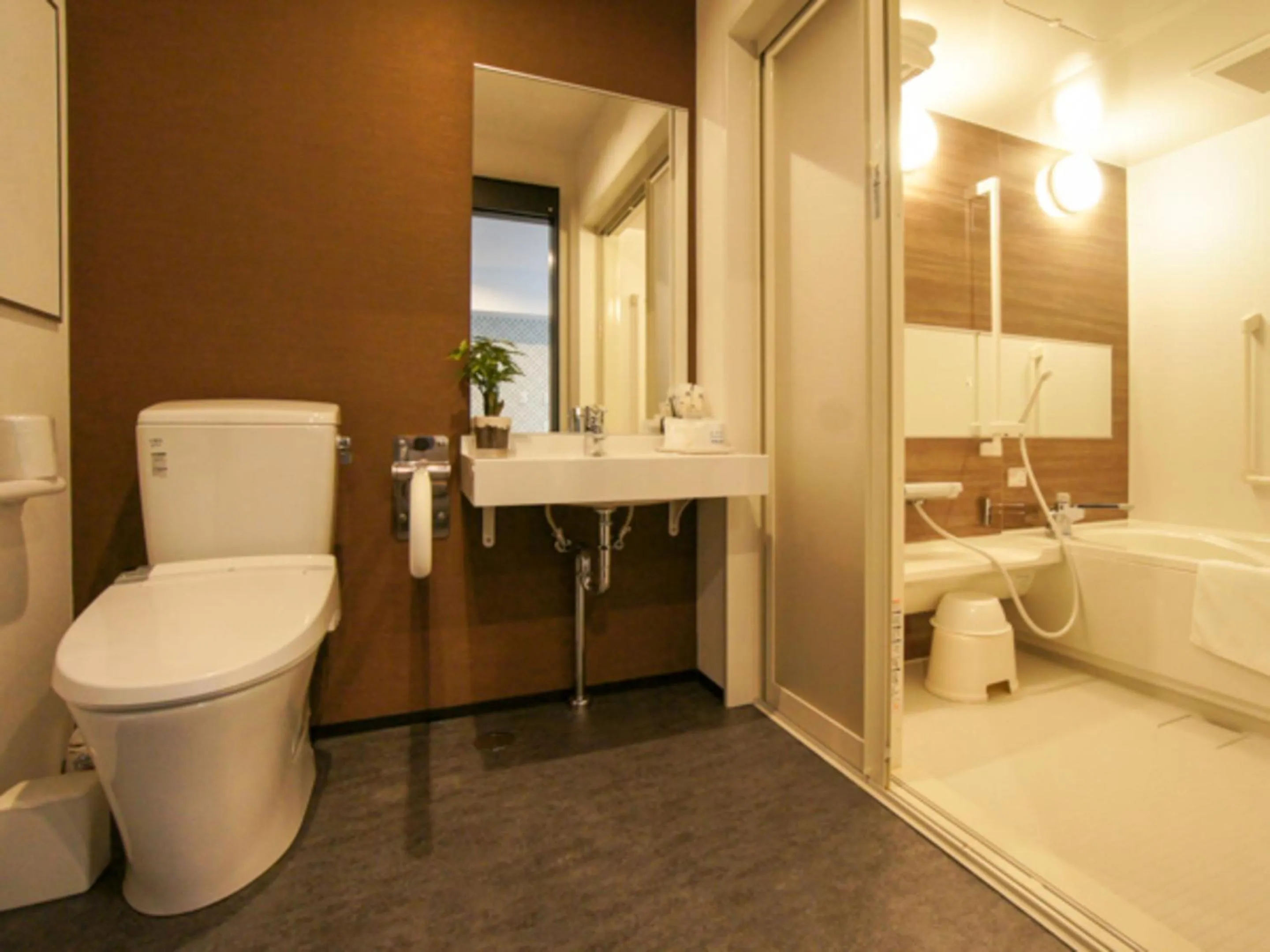 Bathroom in HOTEL LiVEMAX Minamihashimoto Ekimae