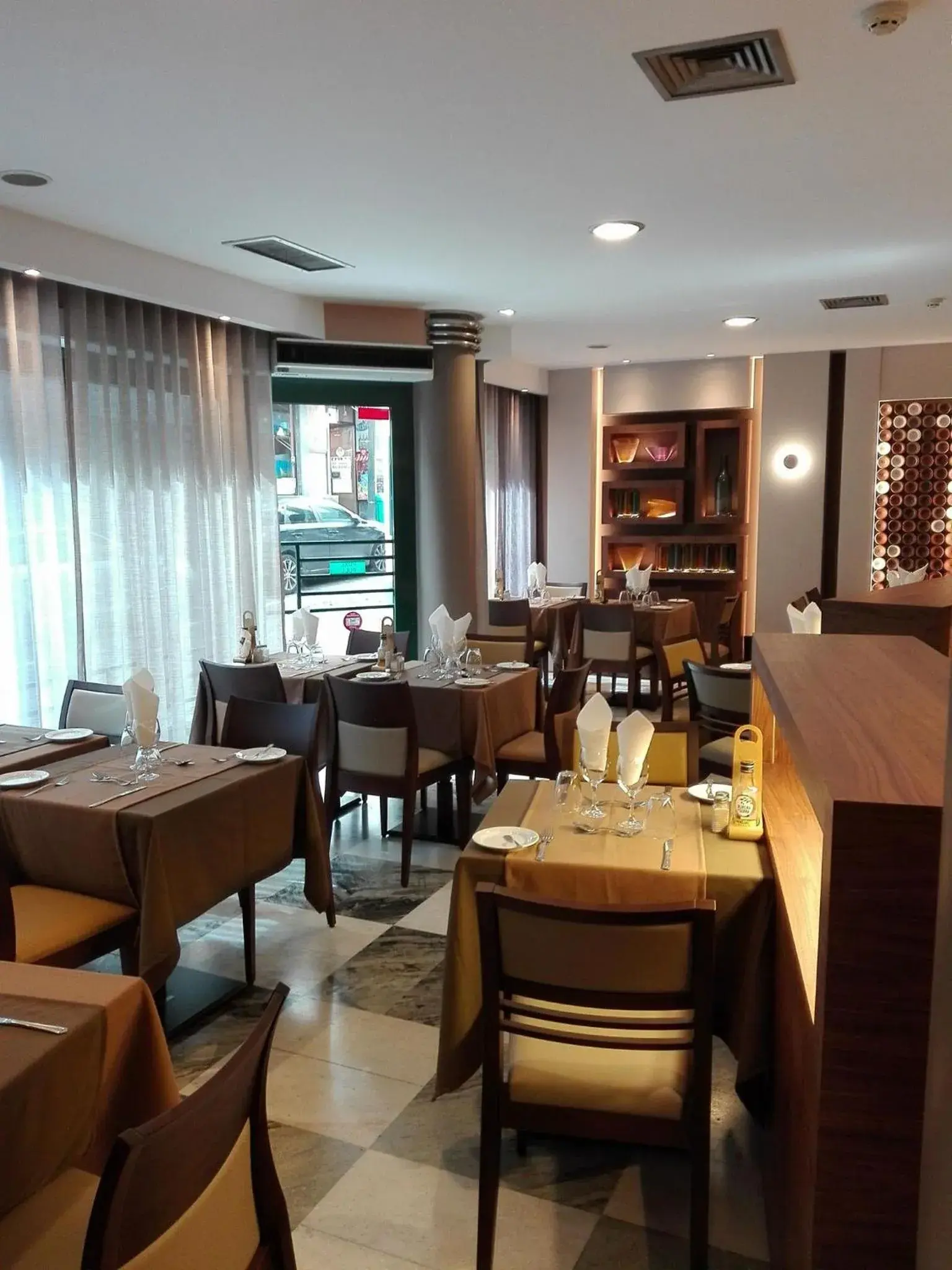 Restaurant/places to eat in Hotel Windsor Restaurant/places to eat in Hotel Windsor