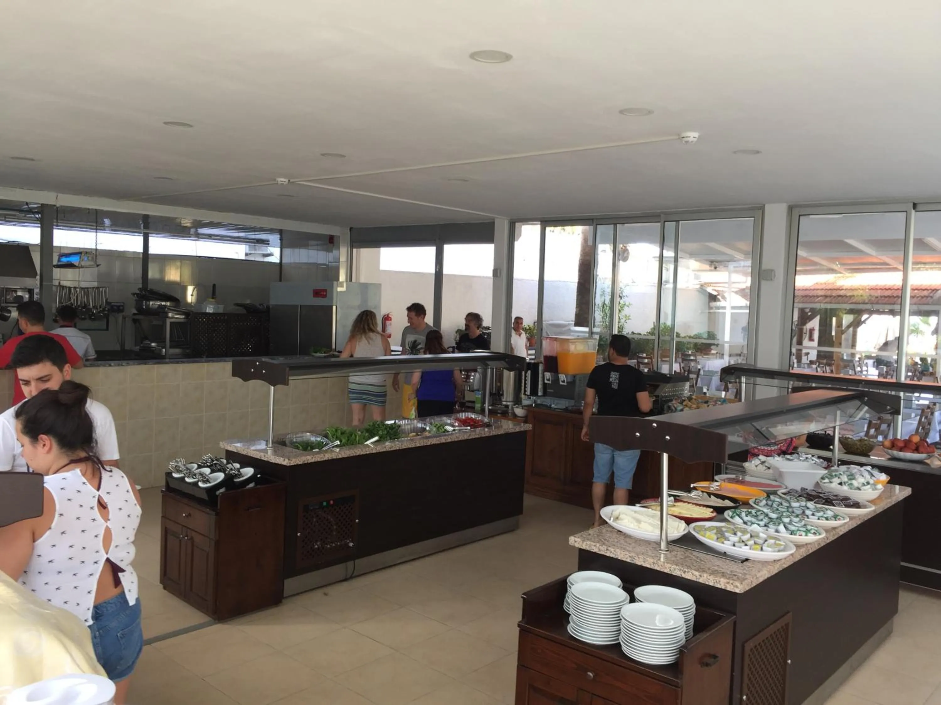 Food and drinks in Nagi Beach Hotel