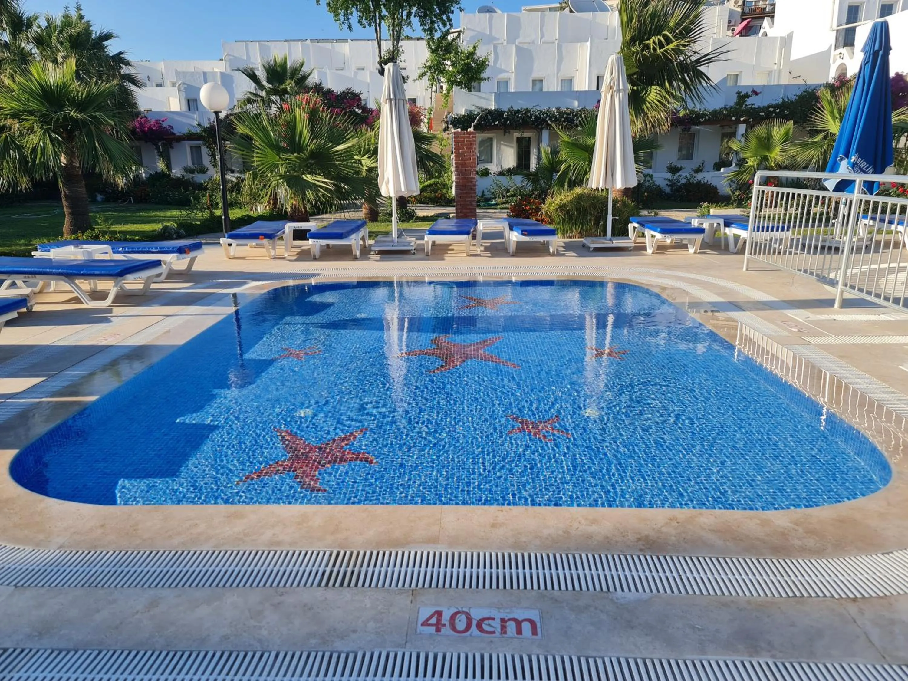 Swimming pool in Nagi Beach Hotel