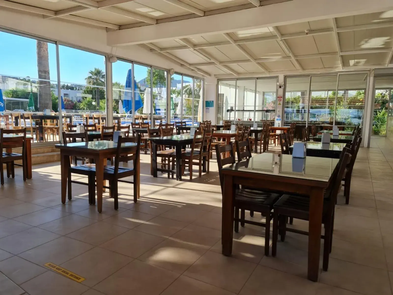 Restaurant/places to eat in Nagi Beach Hotel Restaurant/places to eat in Nagi Beach Hotel