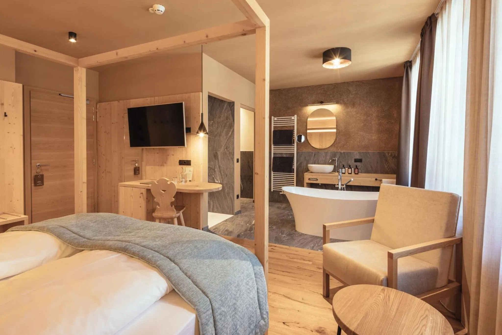Bathroom, Bed in Tirolerhof