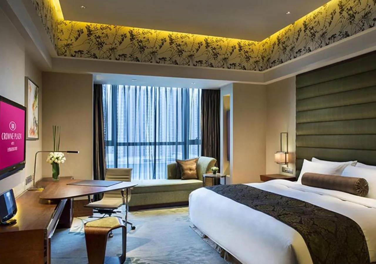 Photo of the whole room, Bed in Crowne Plaza Hefei by IHG