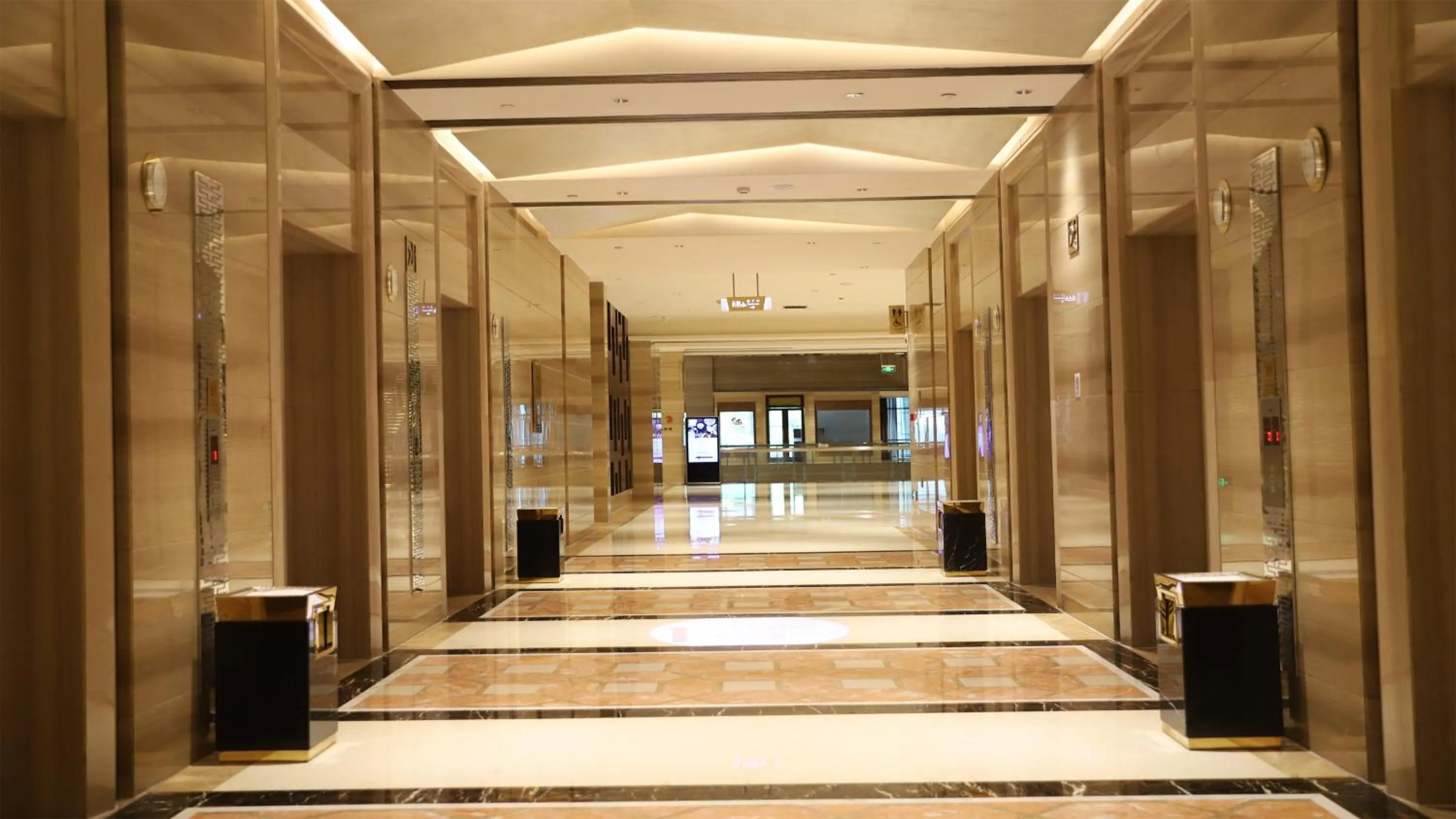 Lobby or reception in Crowne Plaza Hefei by IHG