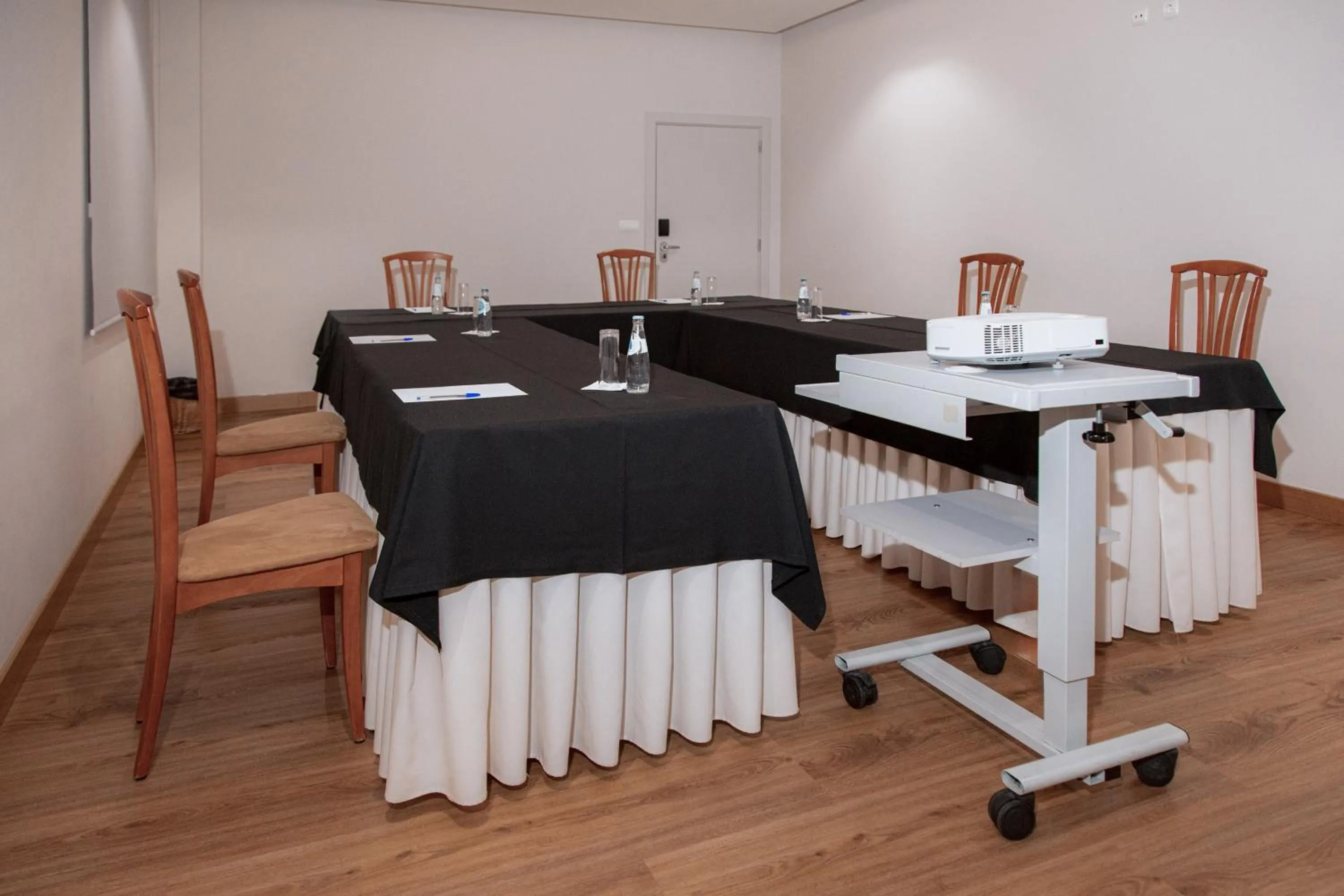 Meeting/conference room in Hotel Covilhã Dona Maria Affiliated by Meliá