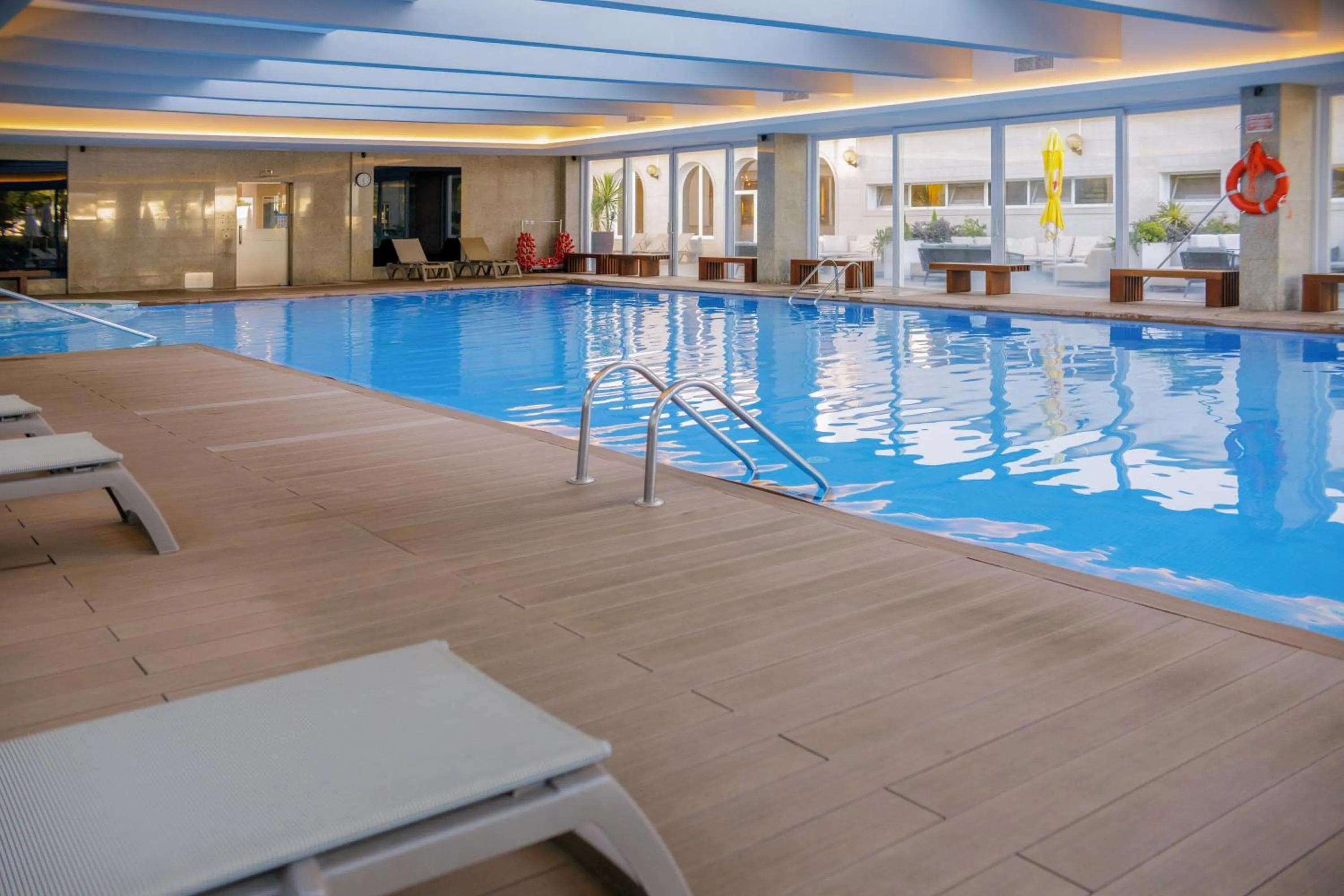 Swimming pool in Hotel Covilhã Dona Maria Affiliated by Meliá