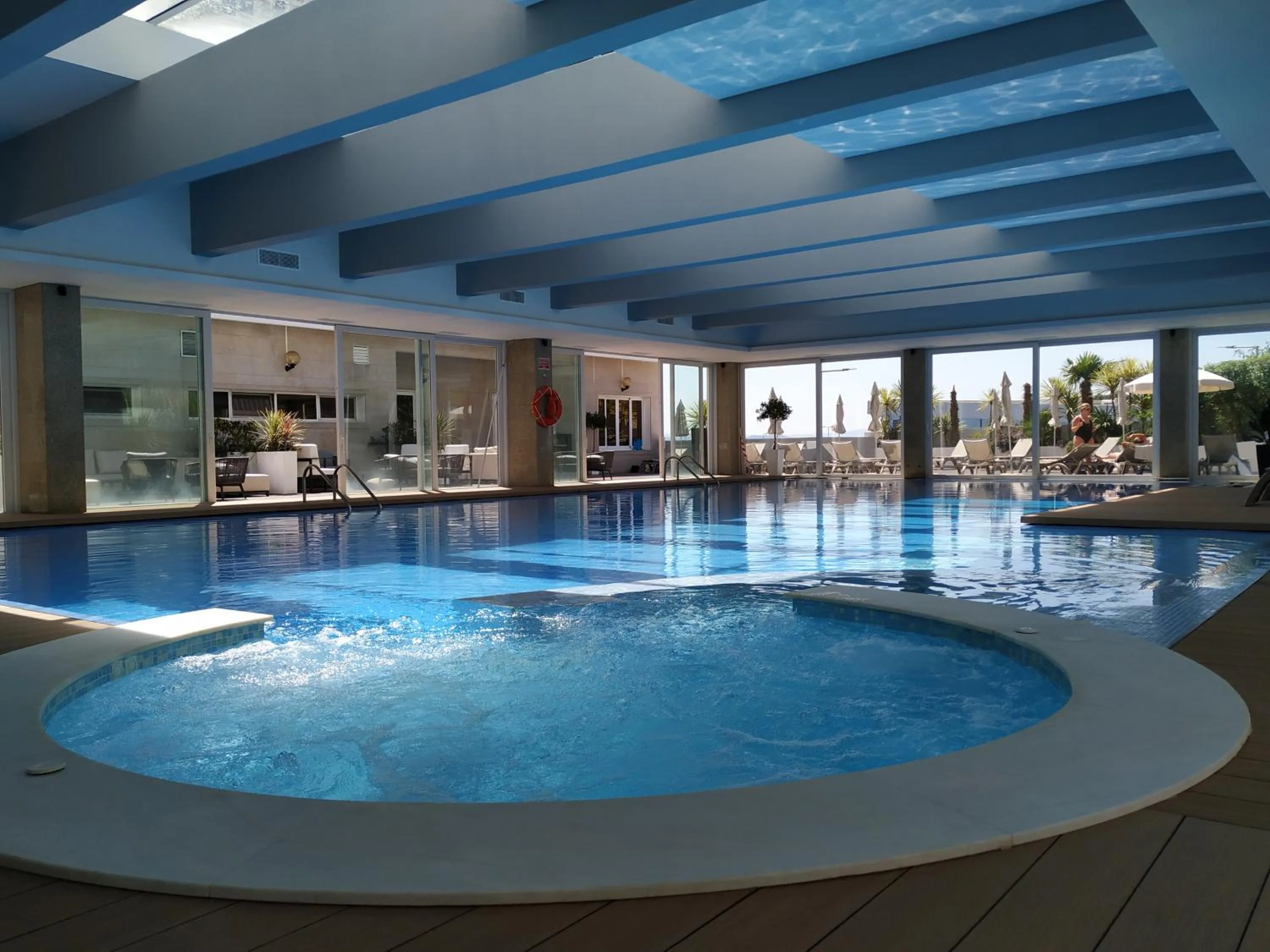 Swimming pool in Hotel Covilhã Dona Maria Affiliated by Meliá