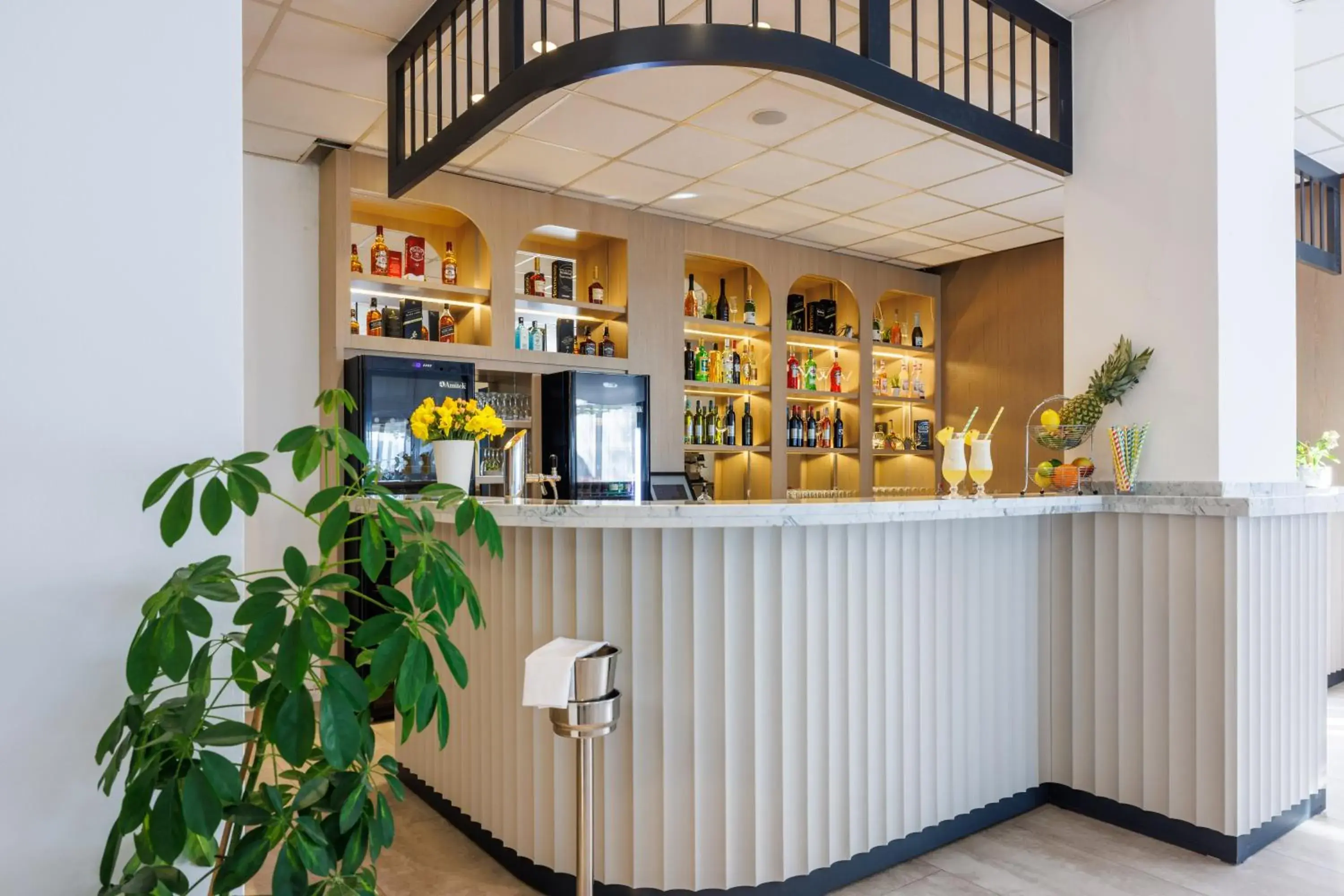 Lounge or bar in Mediteran Maradiso Hotel by Aminess Lounge or bar in Mediteran Maradiso Hotel by Aminess