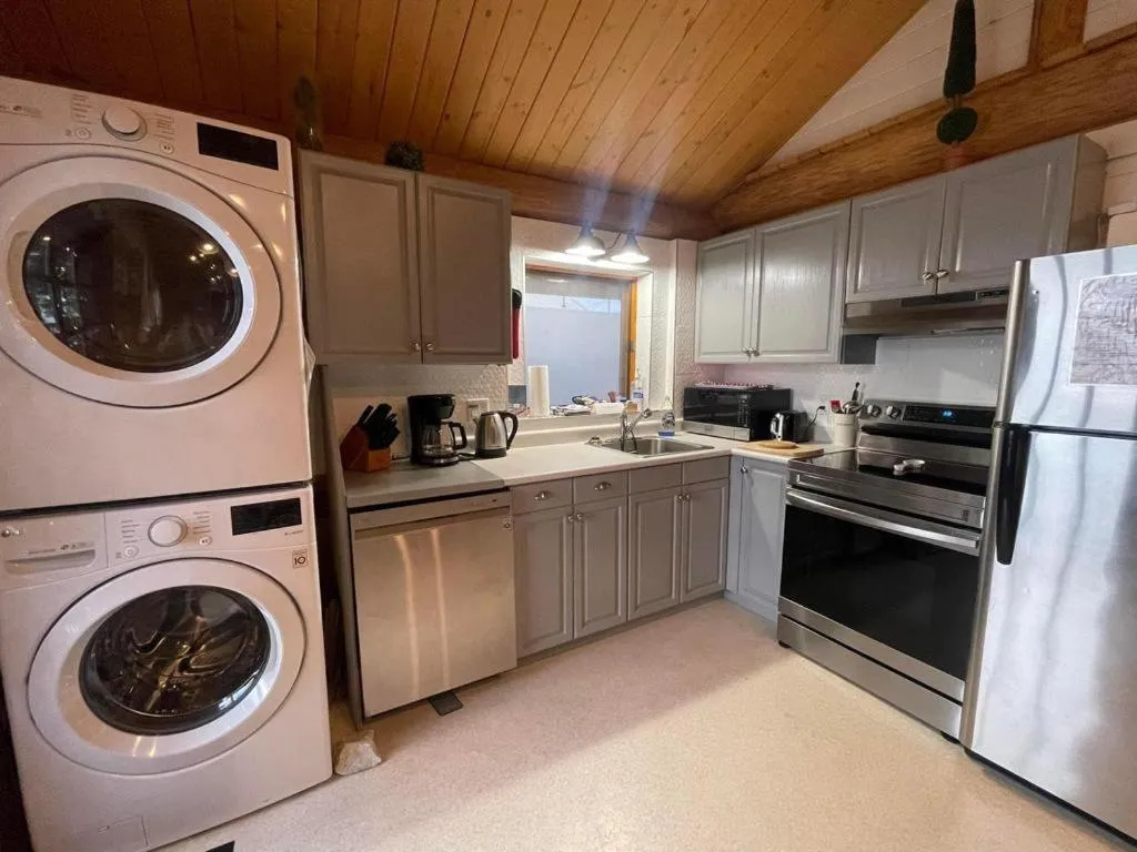 Kitchen or kitchenette in The Beach House Texada - Oceanfront Cabin