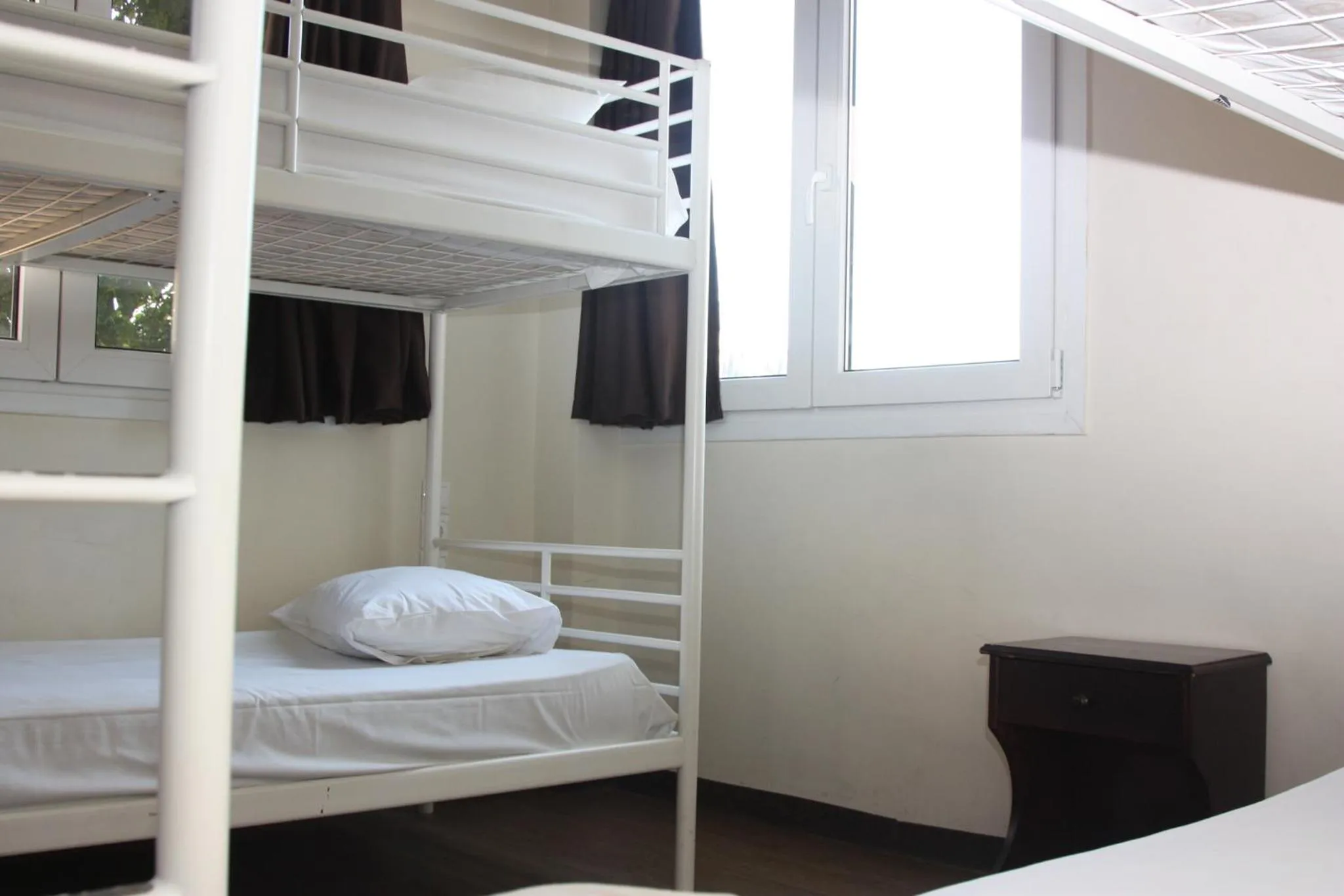 Bed in Pella Inn Hostel