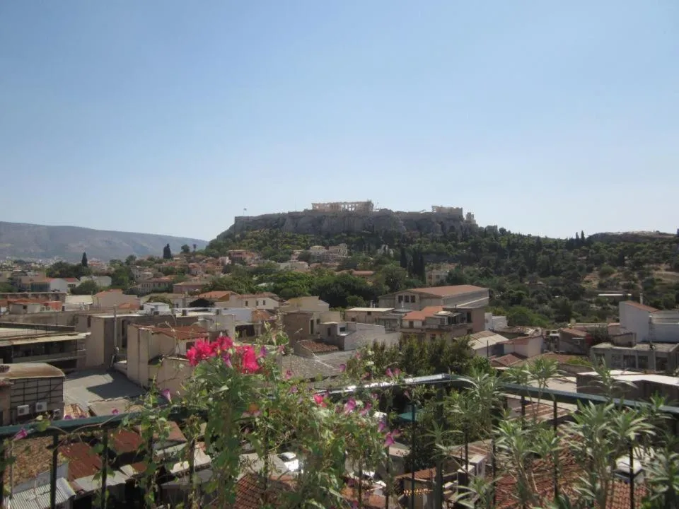 Spring in Pella Inn Hostel