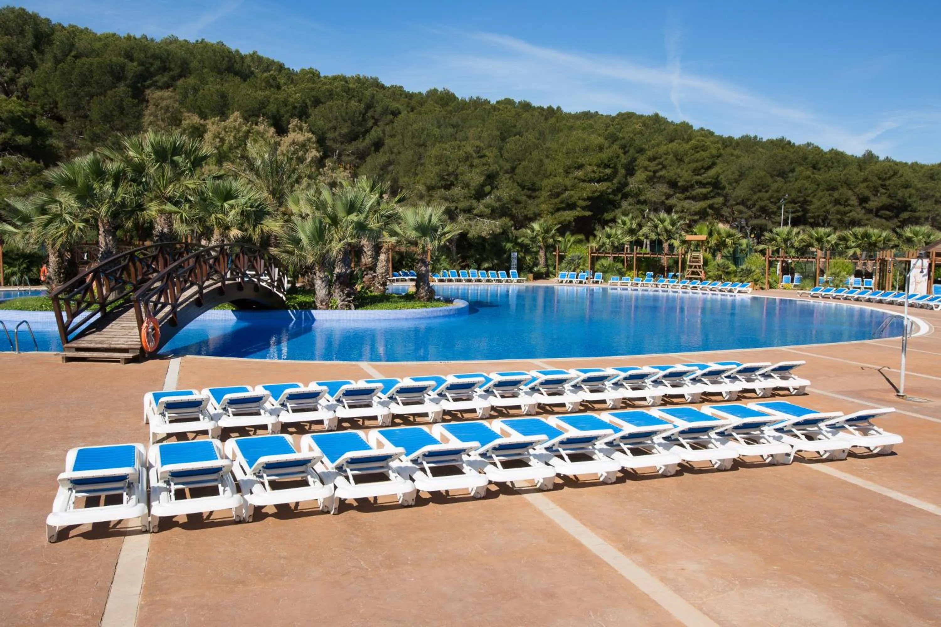 Swimming pool in Camping Estival Torre de la Mora