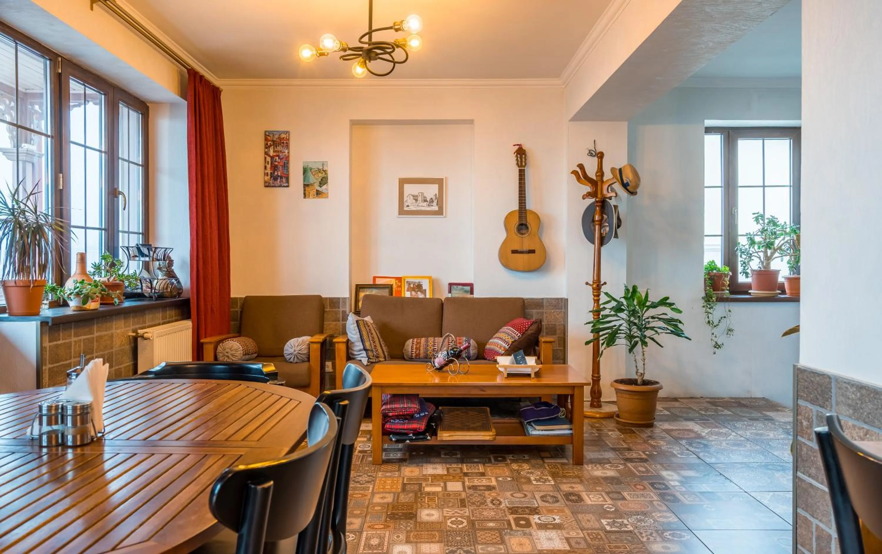 Restaurant/places to eat in Hotel at Gomi 19