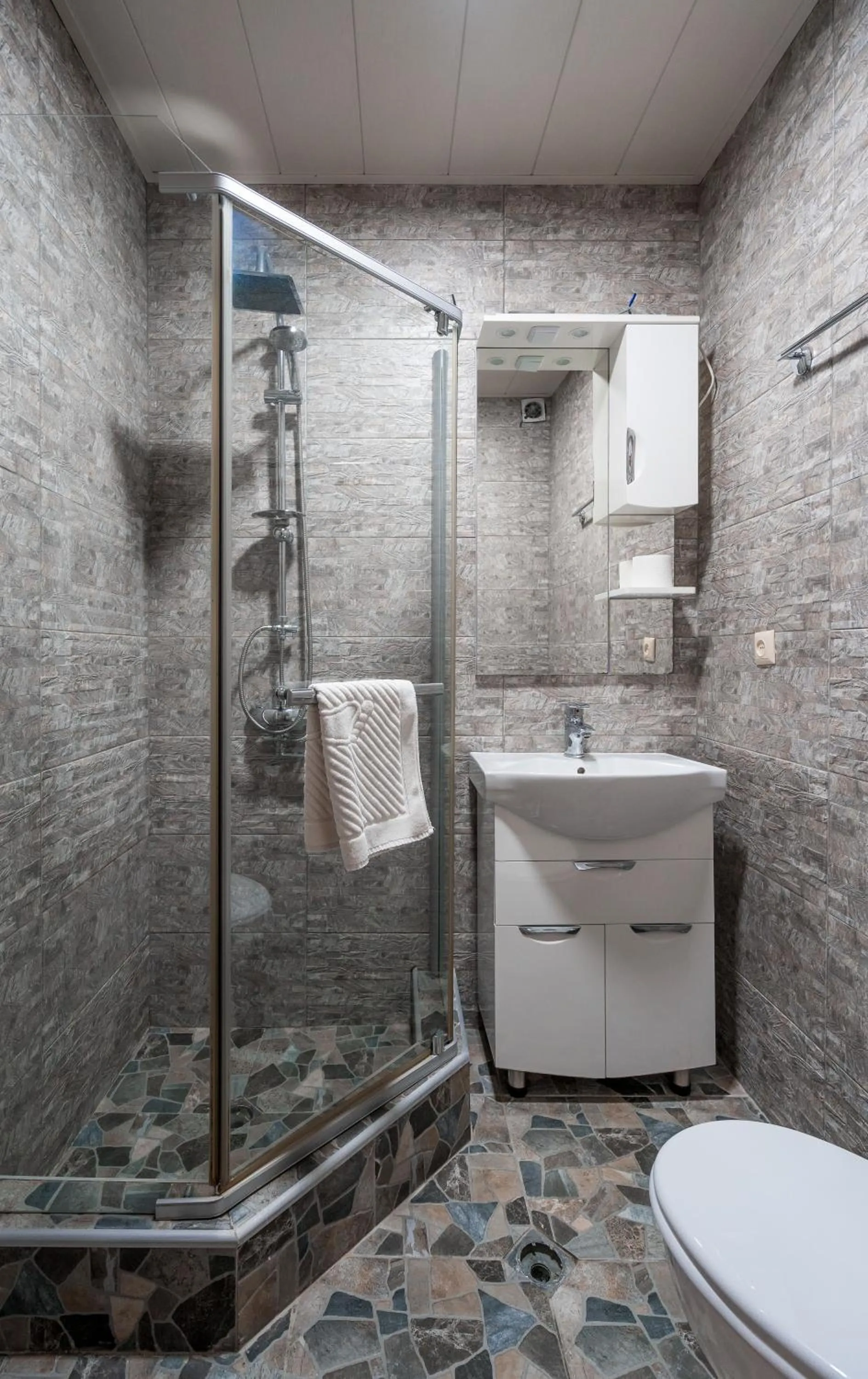 Bathroom in Hotel at Gomi 19