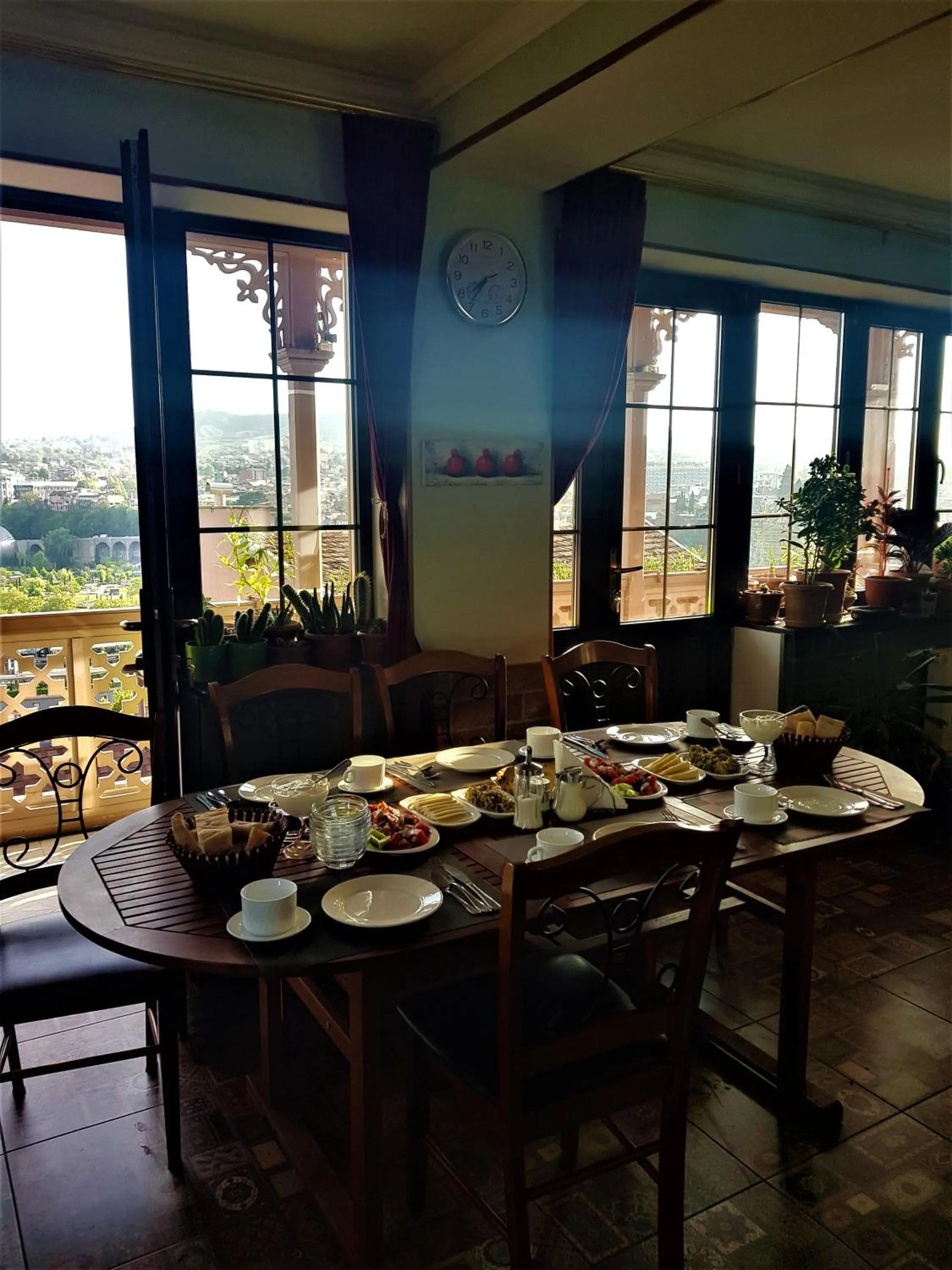 Food and drinks in Hotel at Gomi 19