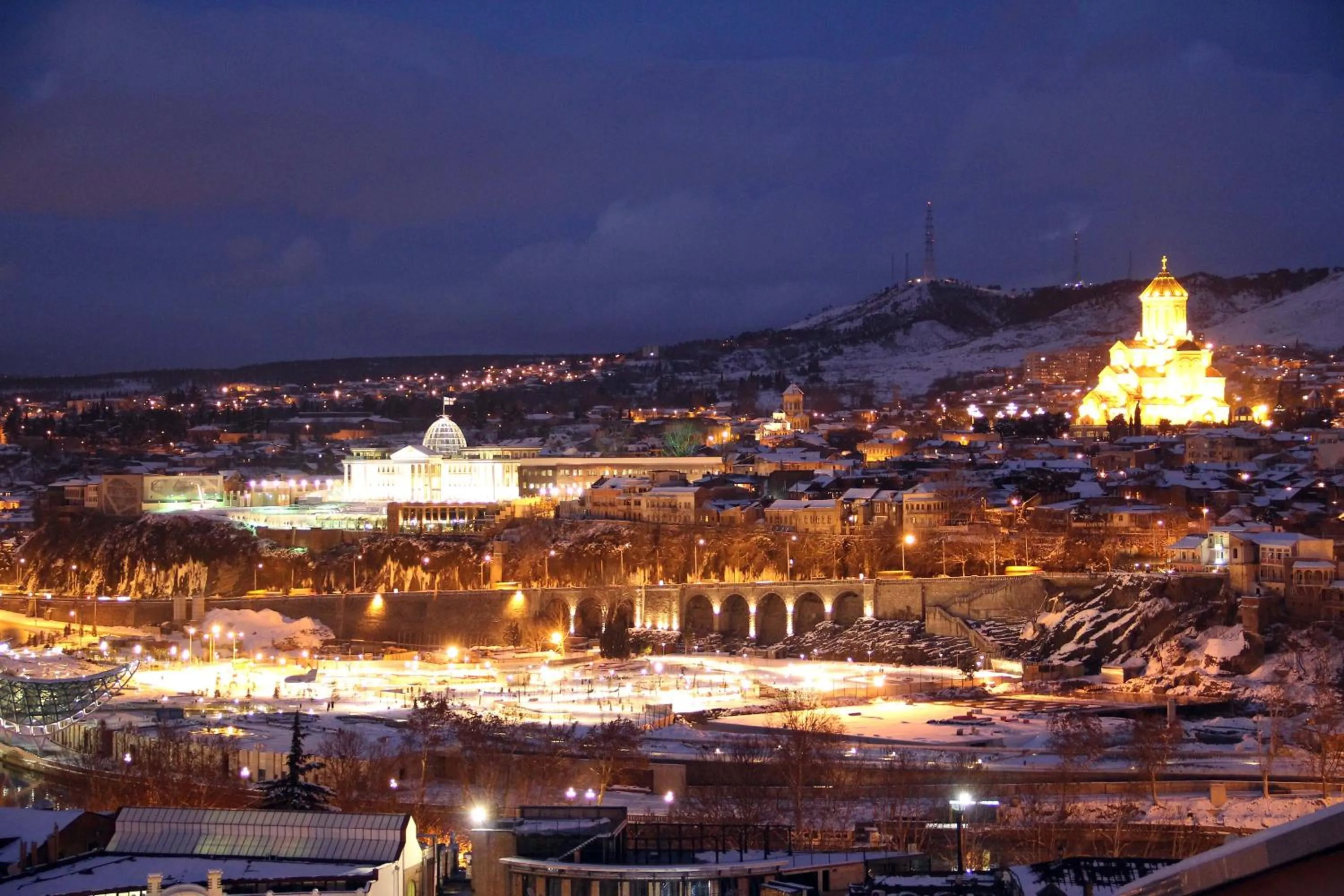 Night in Hotel at Gomi 19