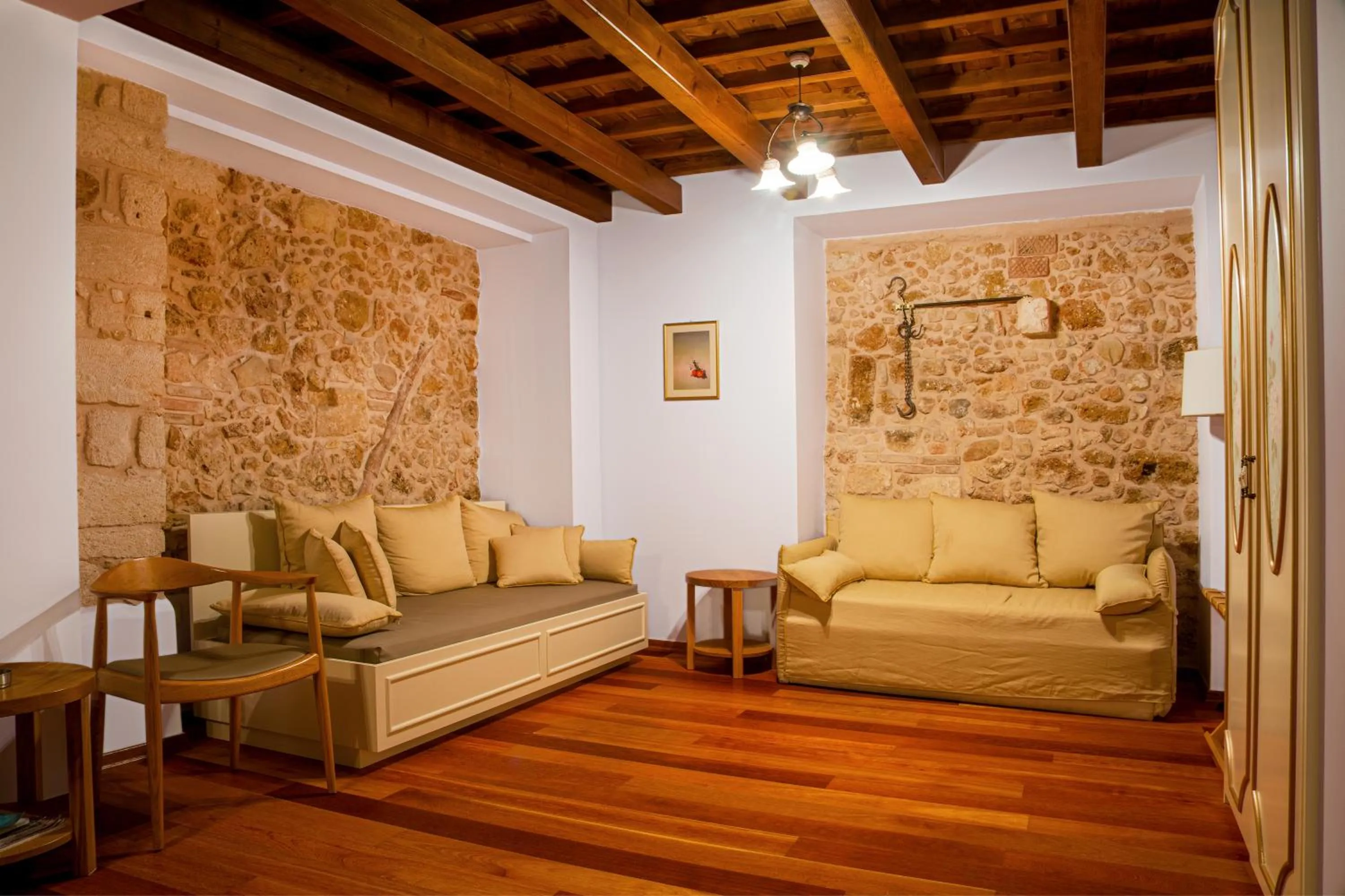 Photo of the whole room in Palazzo Duca