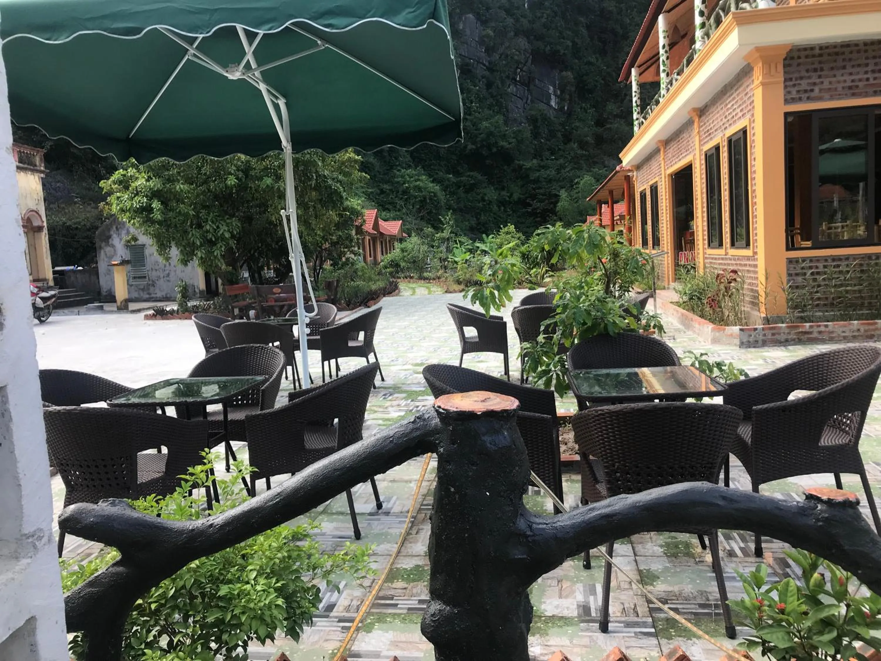 Patio in Moc An Village Tam Coc - Ninh Binh