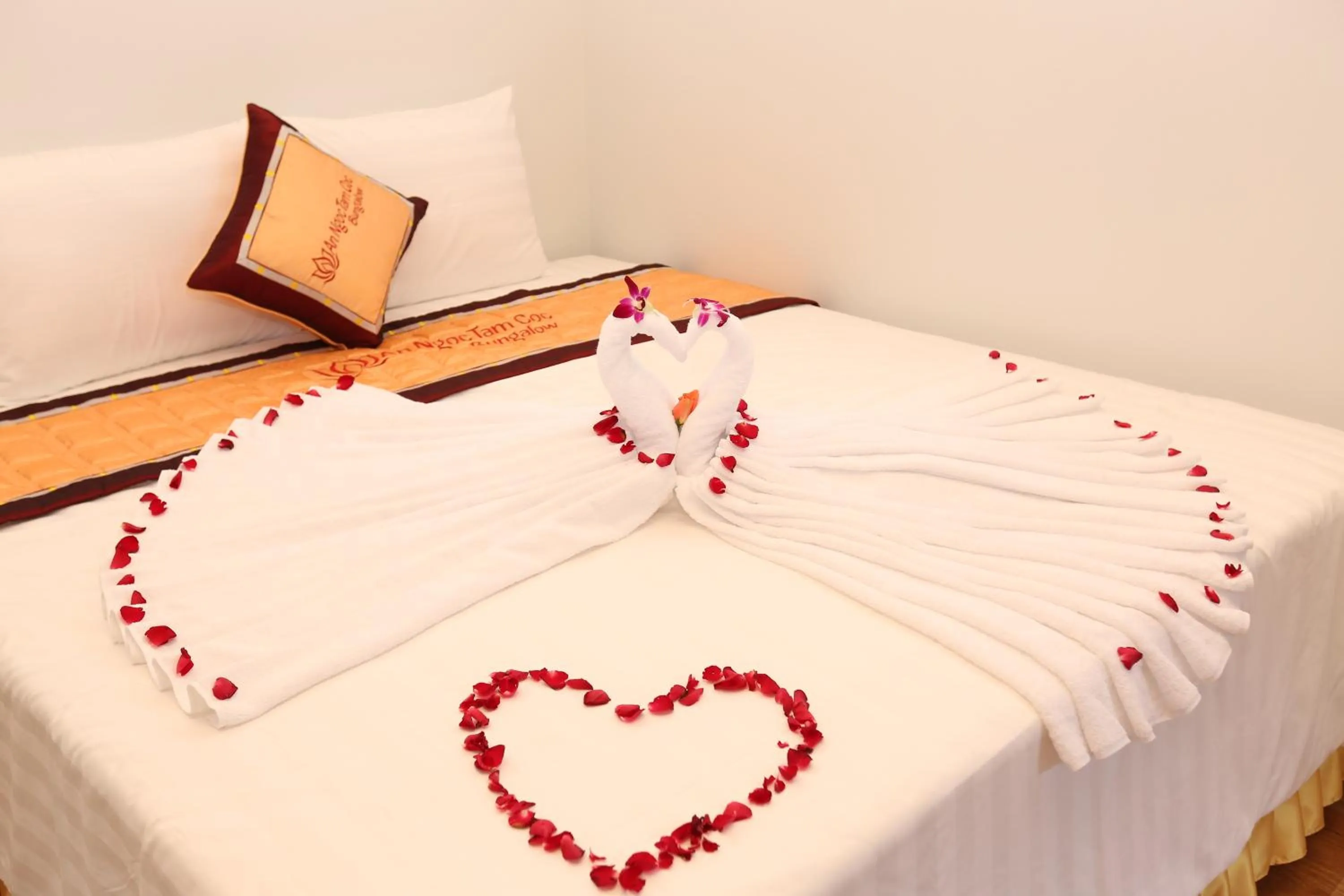 Bed in Moc An Village Tam Coc - Ninh Binh