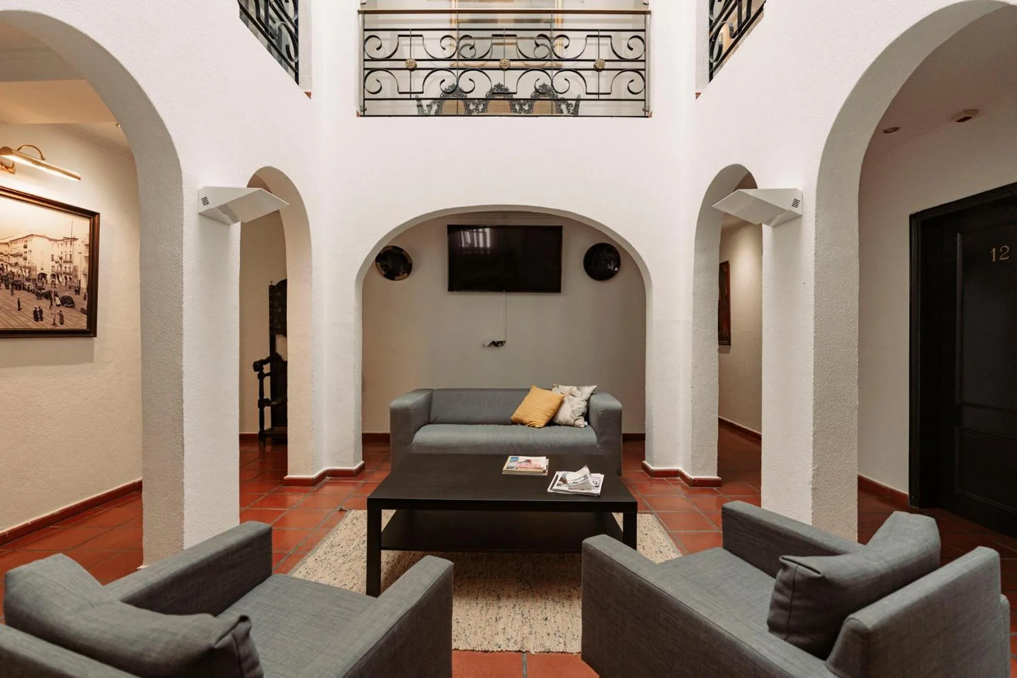 Lobby or reception in D'Iberica Alojamento