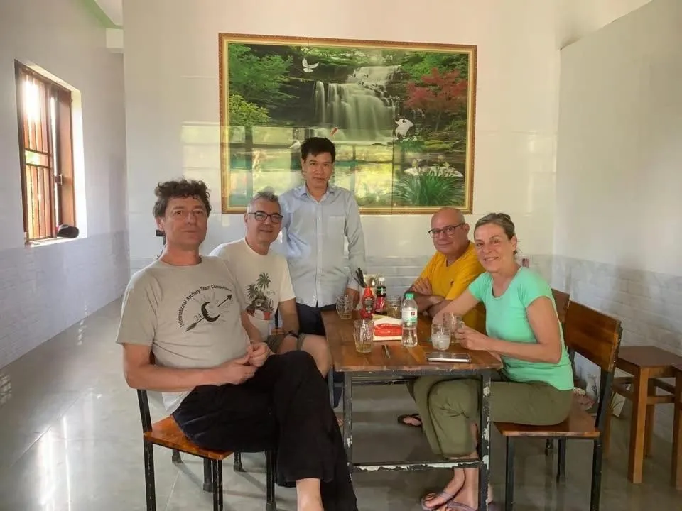Restaurant/places to eat in Loren Homestay