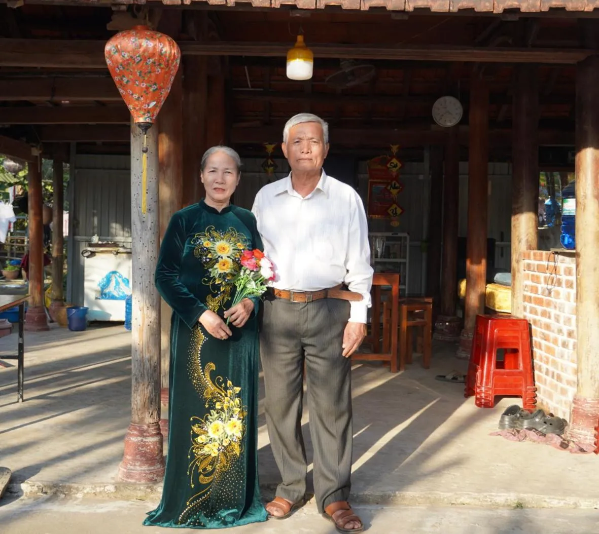 group of guests in Loren Homestay