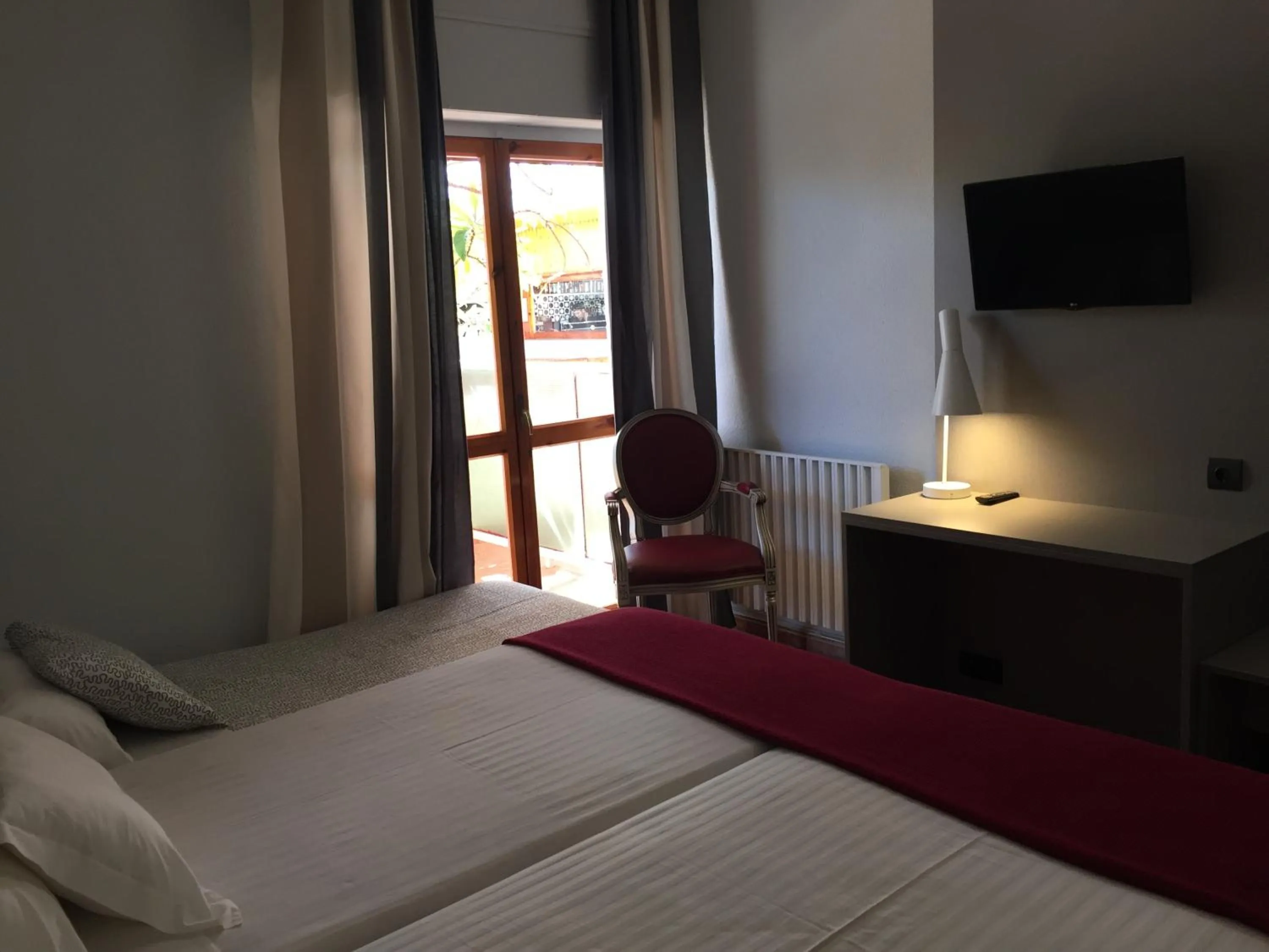 Photo of the whole room, Bed in Hotel Valjunco