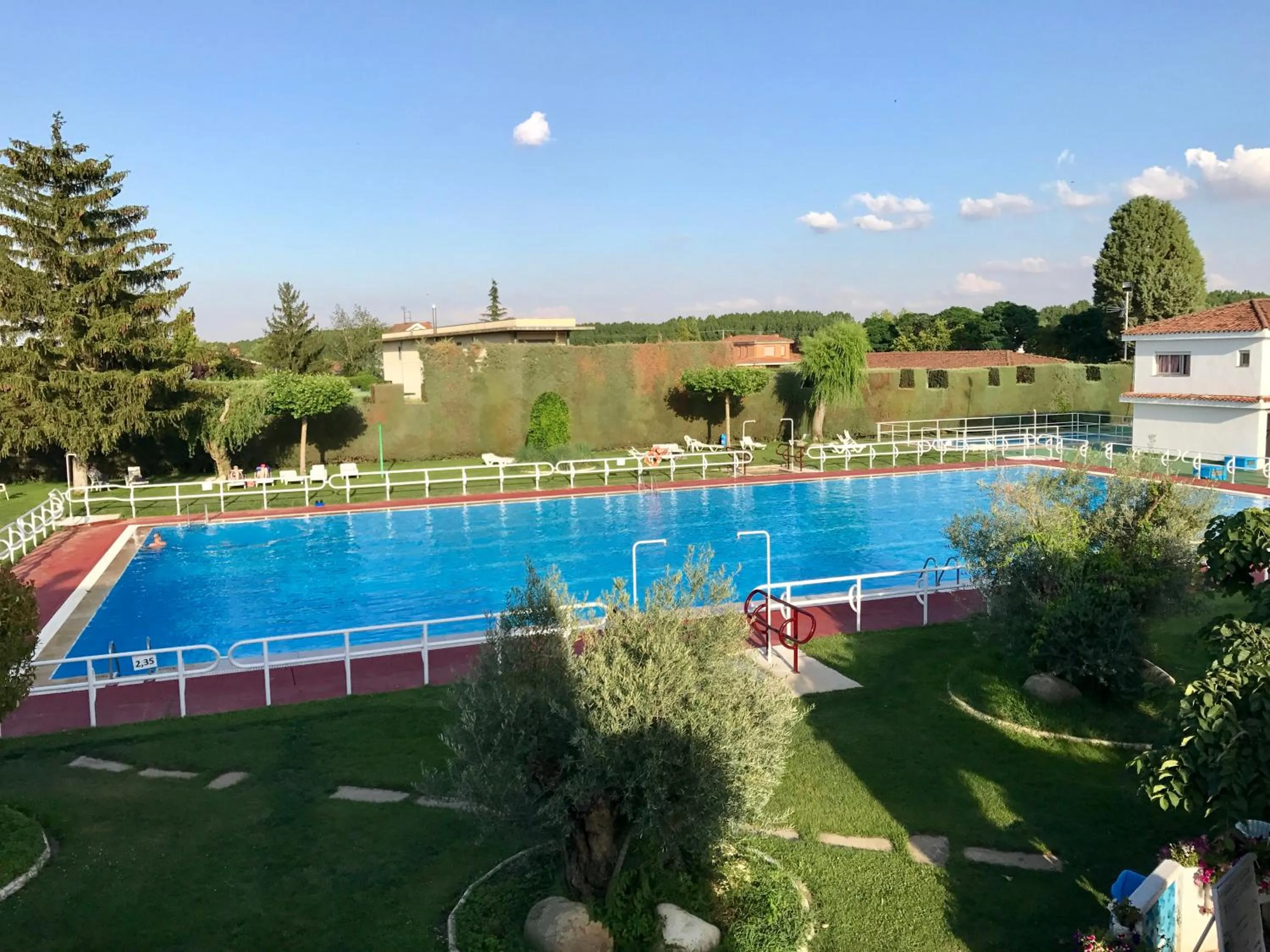 Pool view in Hotel Valjunco