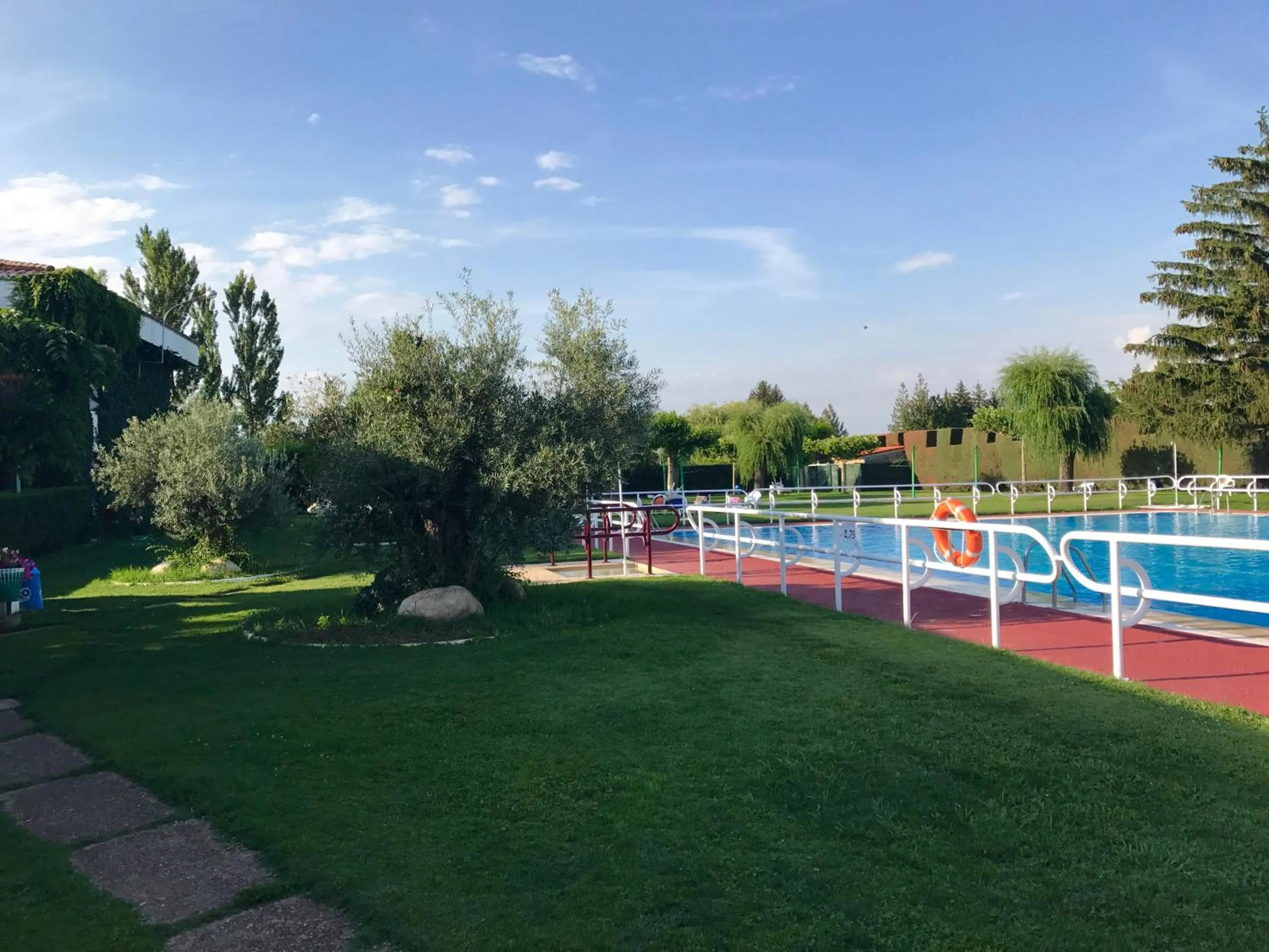 Swimming pool in Hotel Valjunco