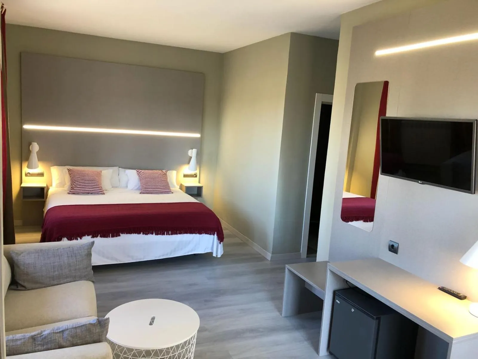 Photo of the whole room, Bed in Hotel Valjunco