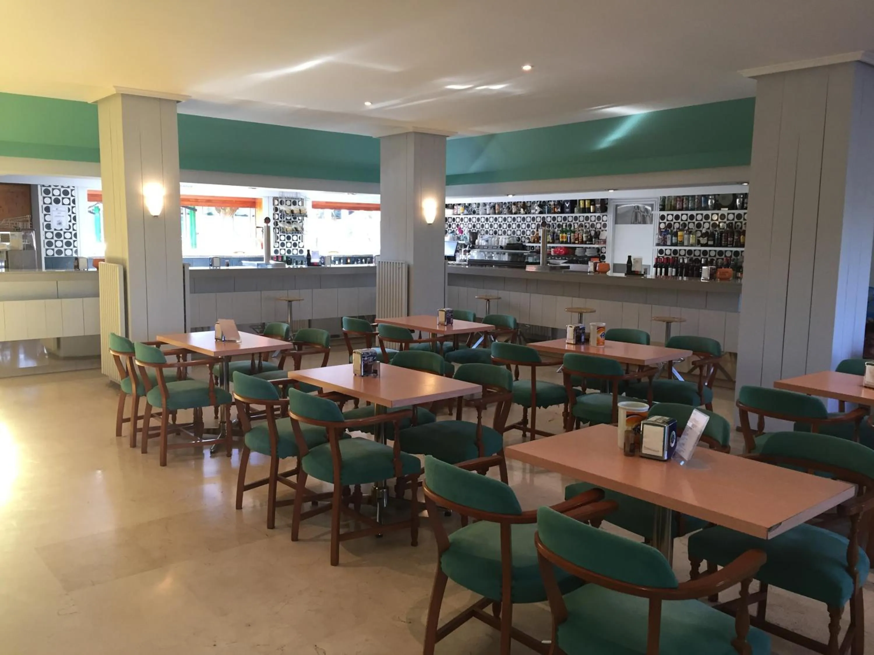 Restaurant/places to eat in Hotel Valjunco