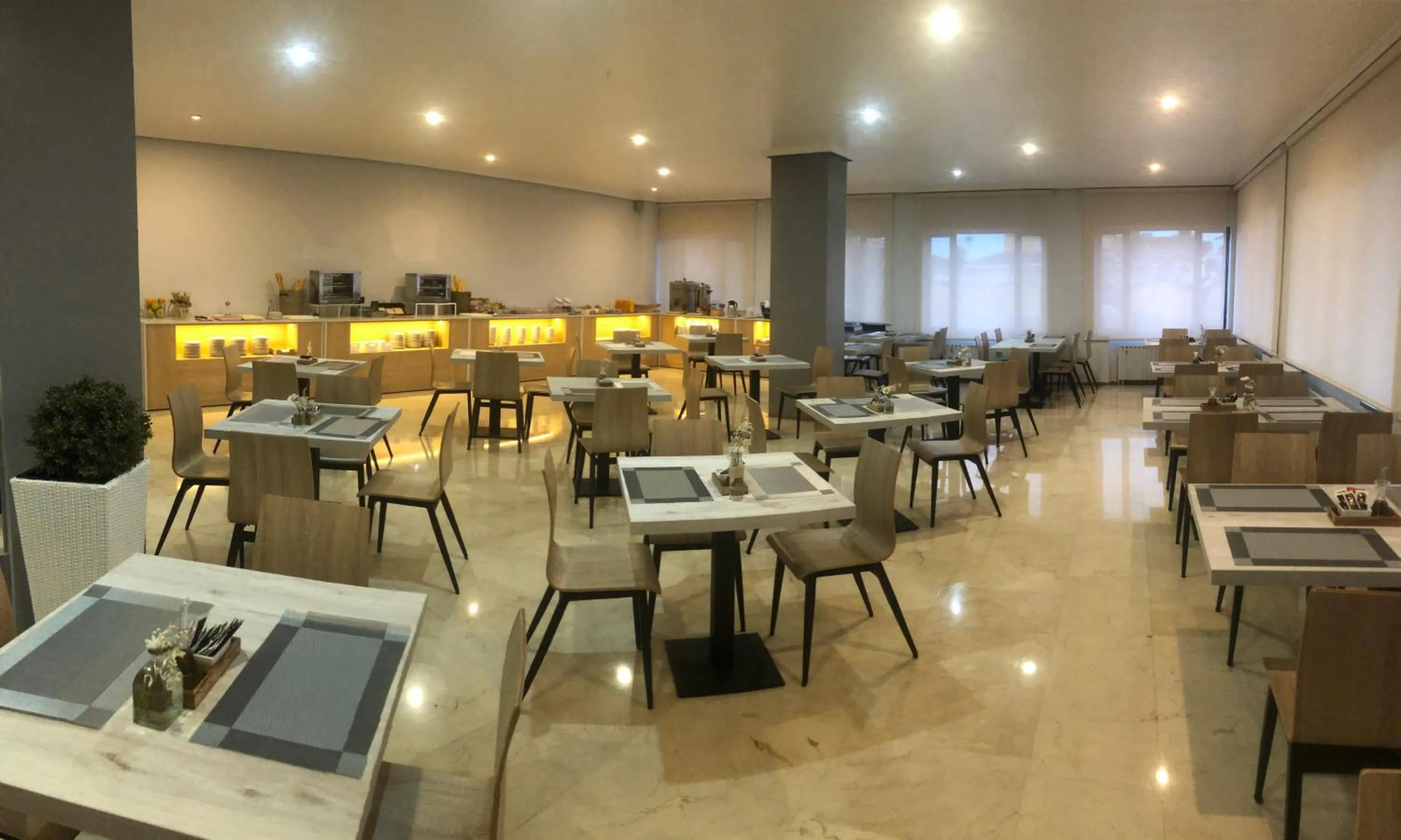 Restaurant/places to eat in Hotel Valjunco