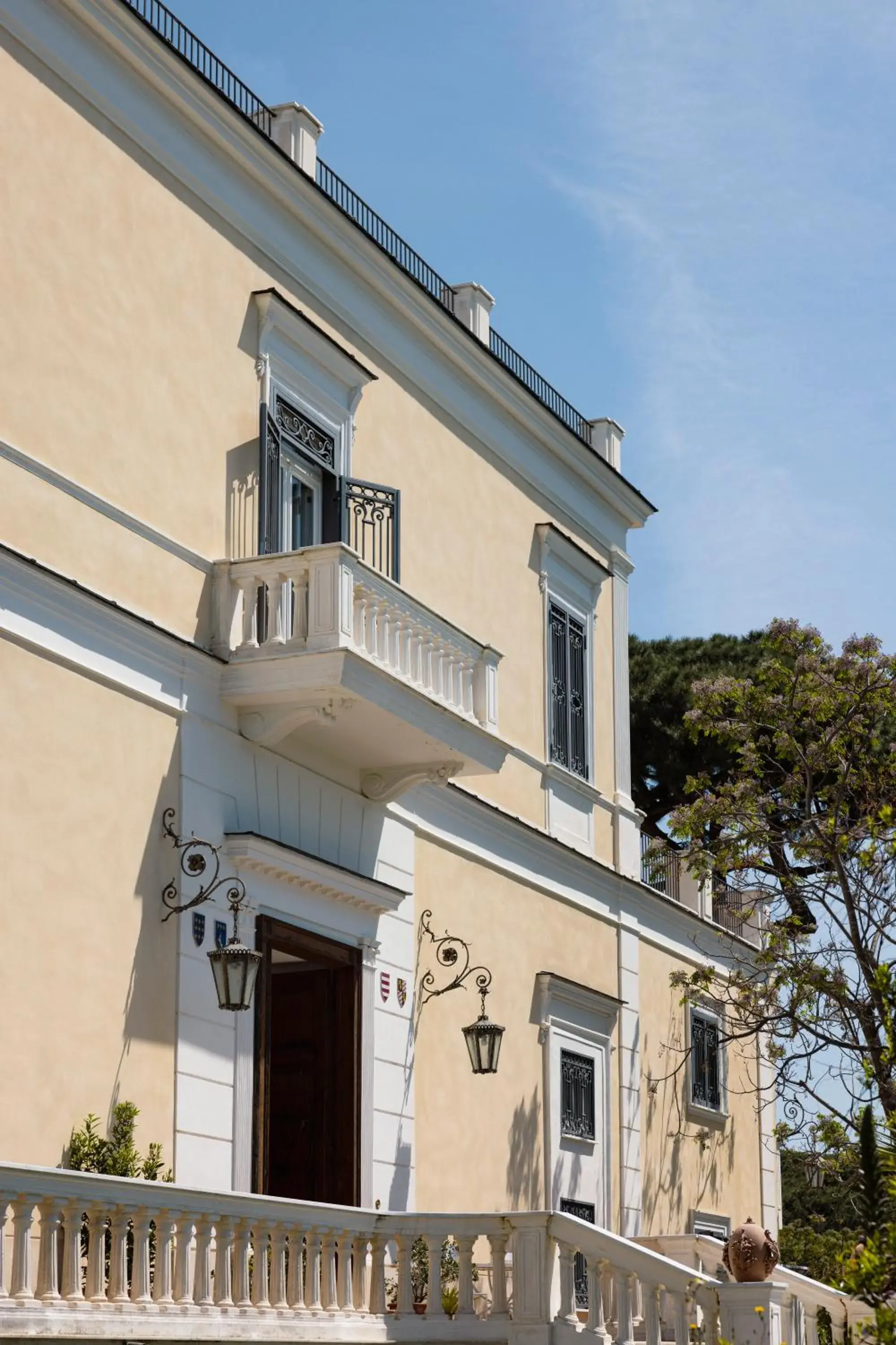 Property building in Villa De Cillis Carafa Property building in Villa De Cillis Carafa