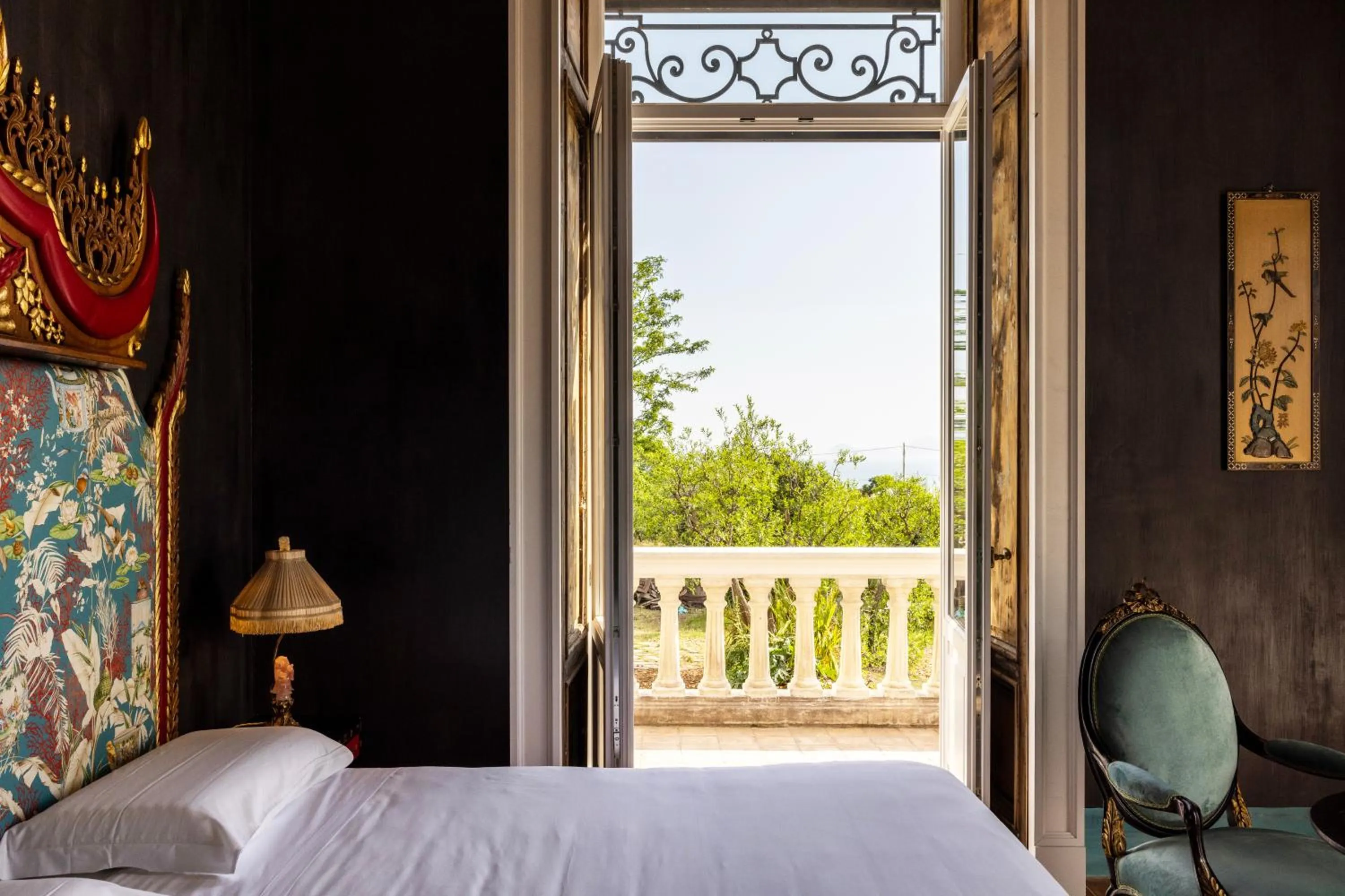 View (from property/room), Bed in Villa De Cillis Carafa