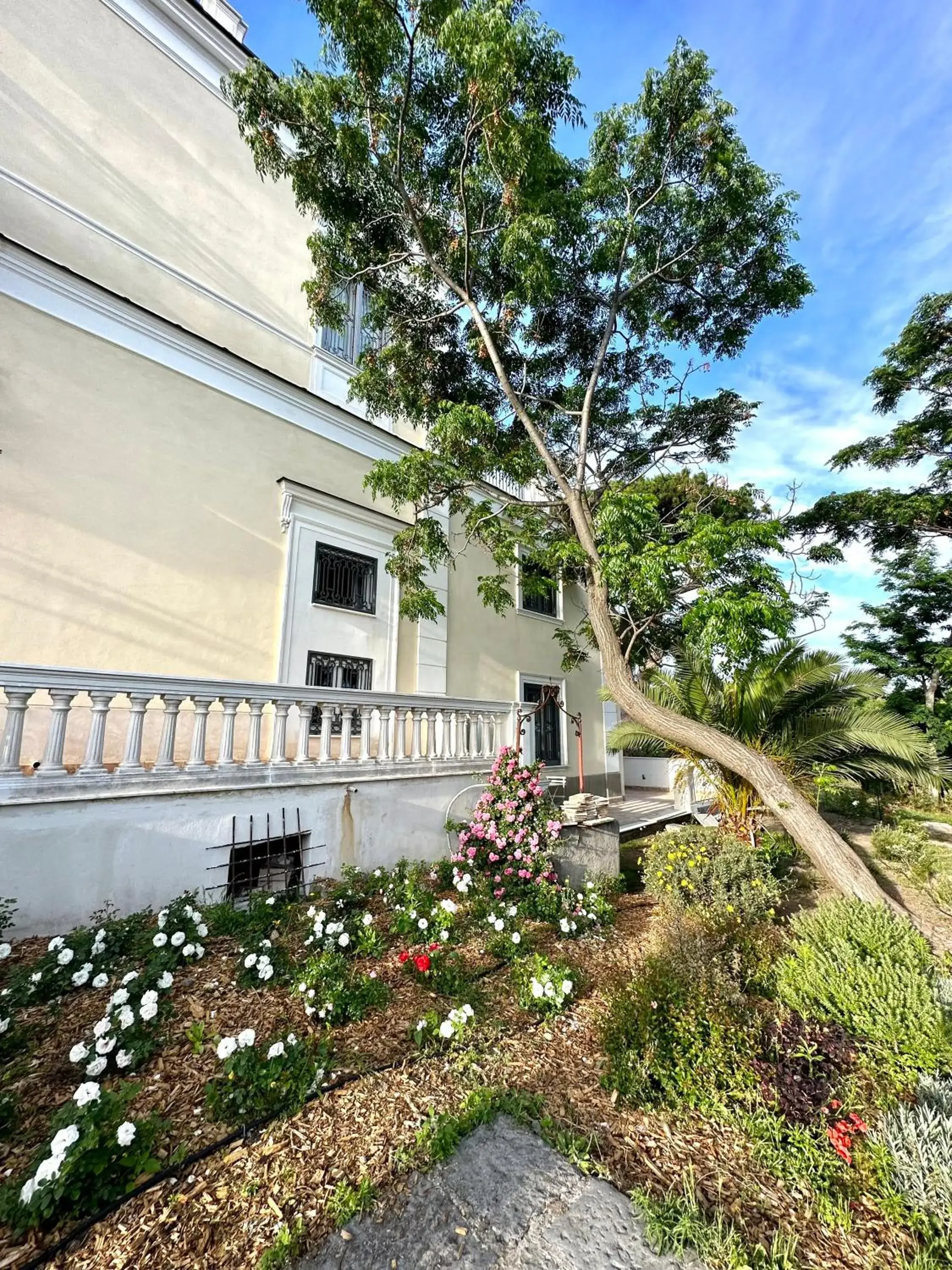 Property building in Villa De Cillis Carafa Property building in Villa De Cillis Carafa