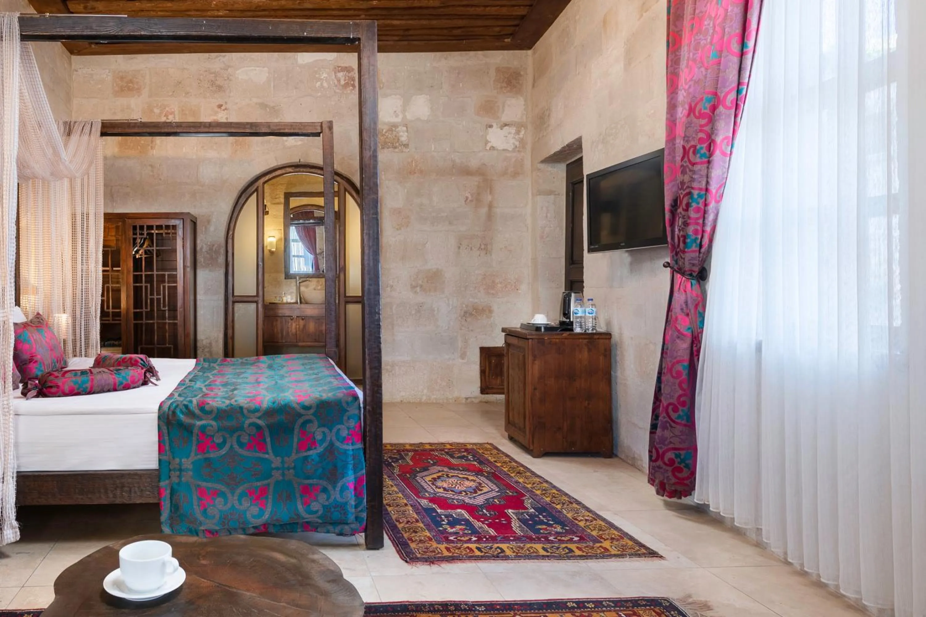 TV and multimedia, Bed in Doors Of Cappadocia Special Cave Hotel