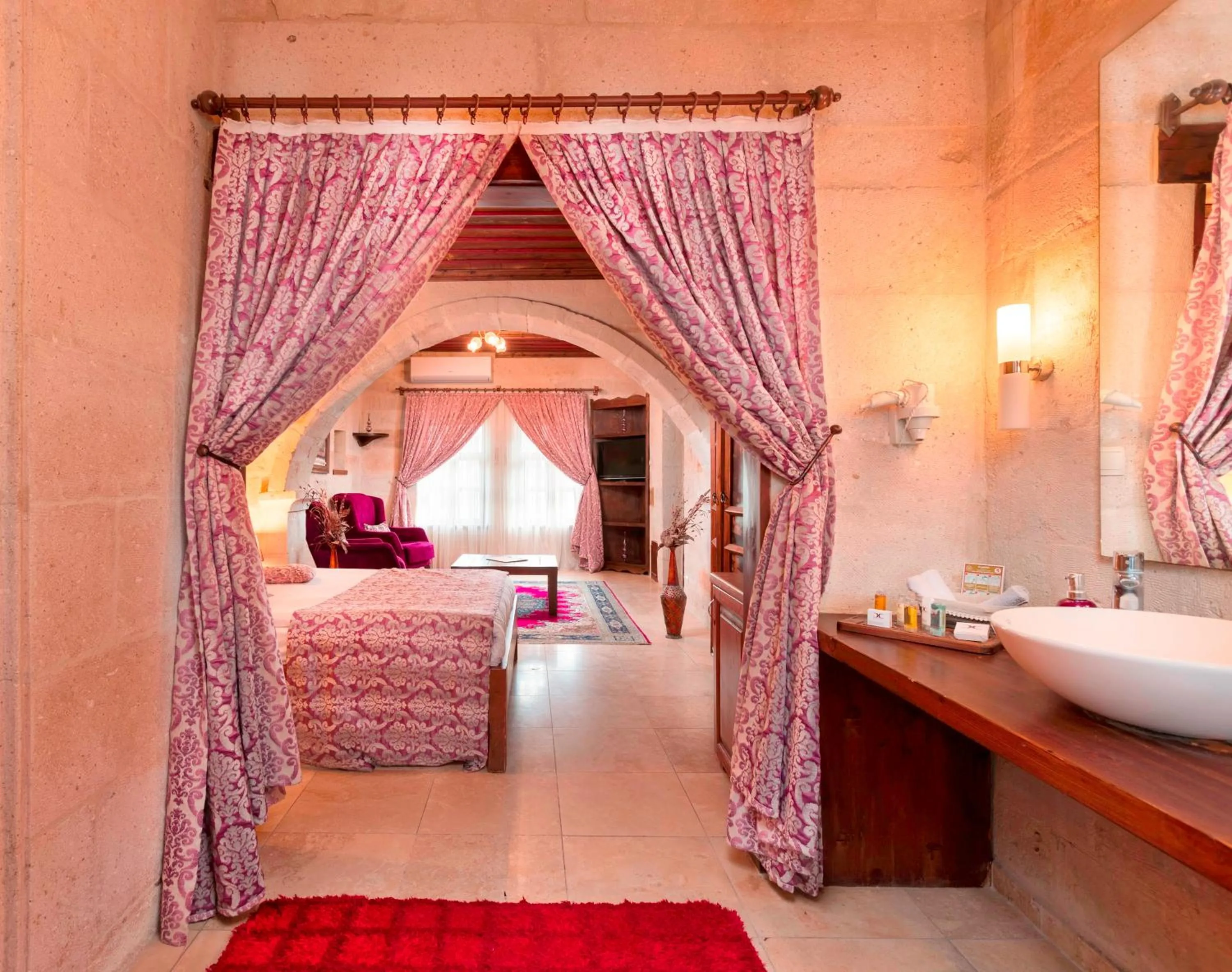Massage, Bed in Doors Of Cappadocia Special Cave Hotel