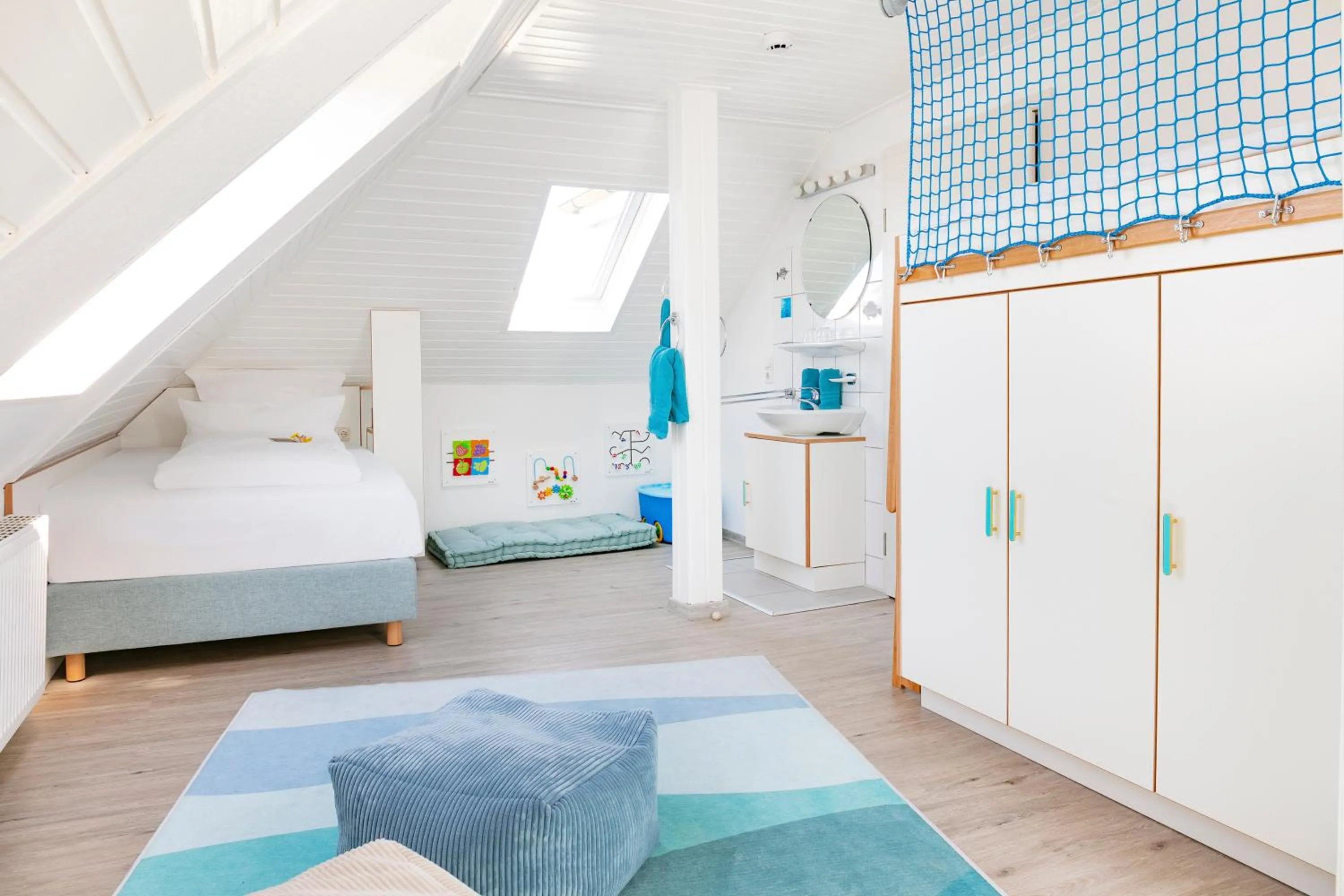 children, Bed in Hotel Bethanien